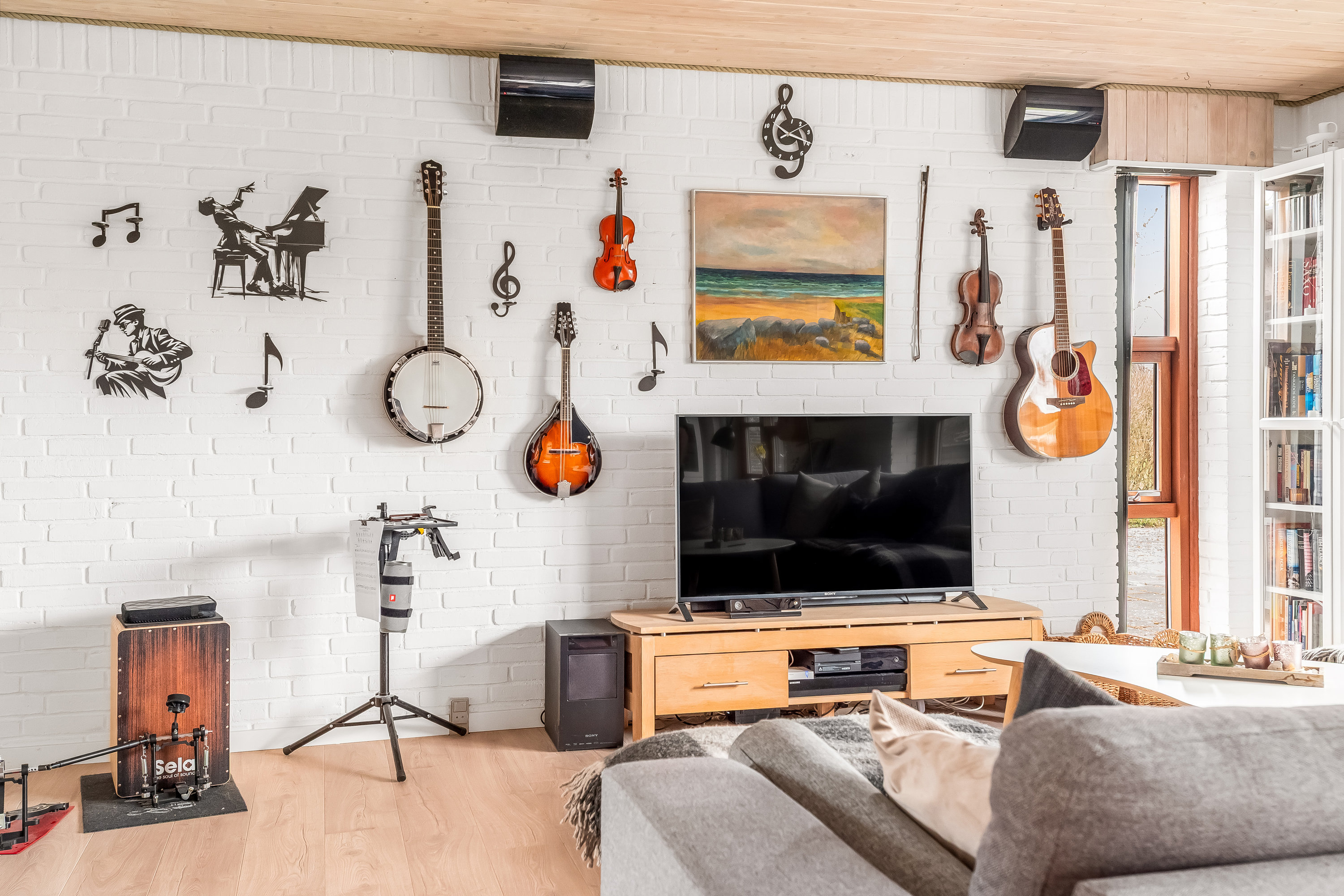 Fremhævet stue billede i fuldskærmstilstand. Billede af Ravelsvej 45, 7500 Holstebro