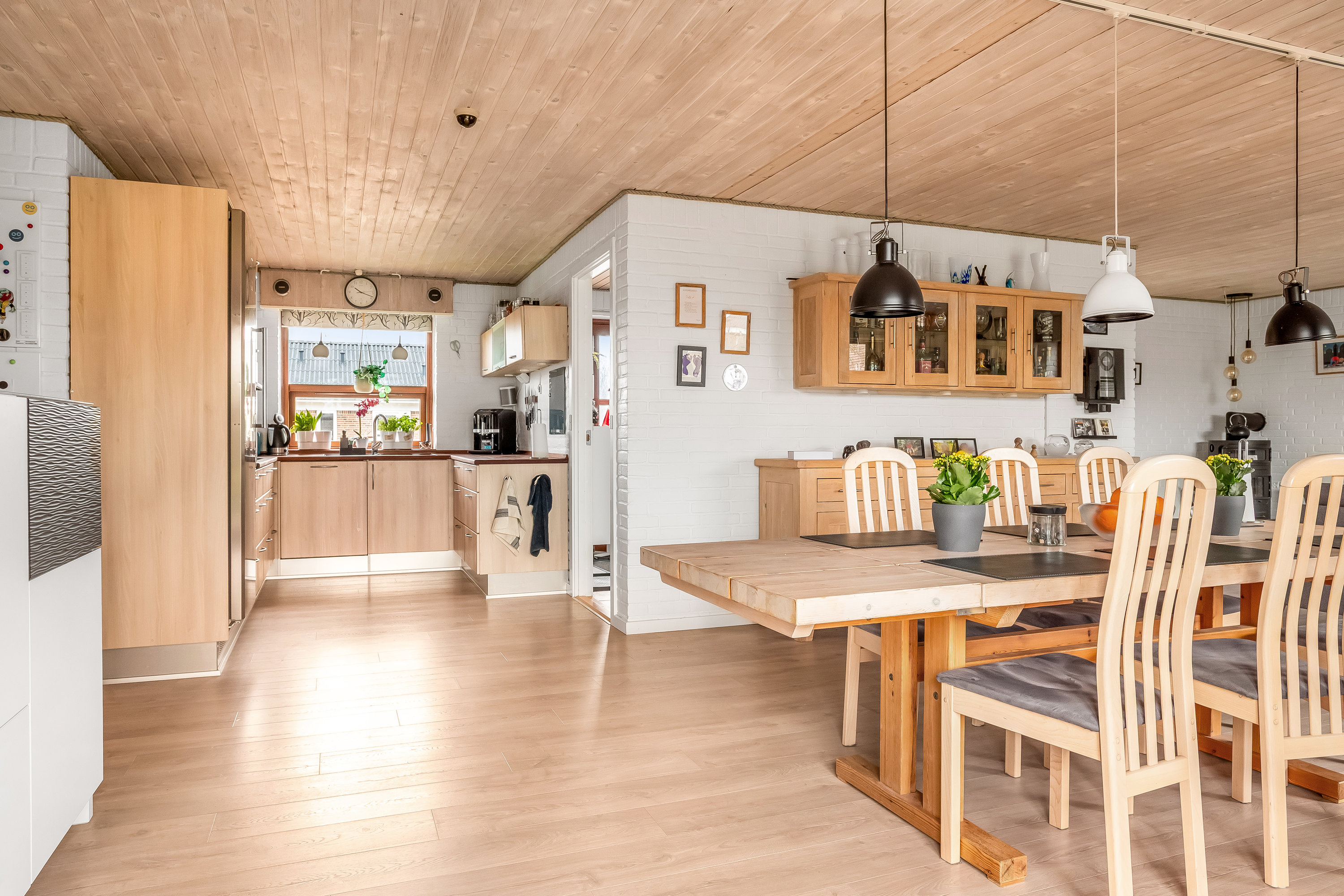 Fremhævet køkken alrum billede i fuldskærmstilstand. Billede af Ravelsvej 45, 7500 Holstebro