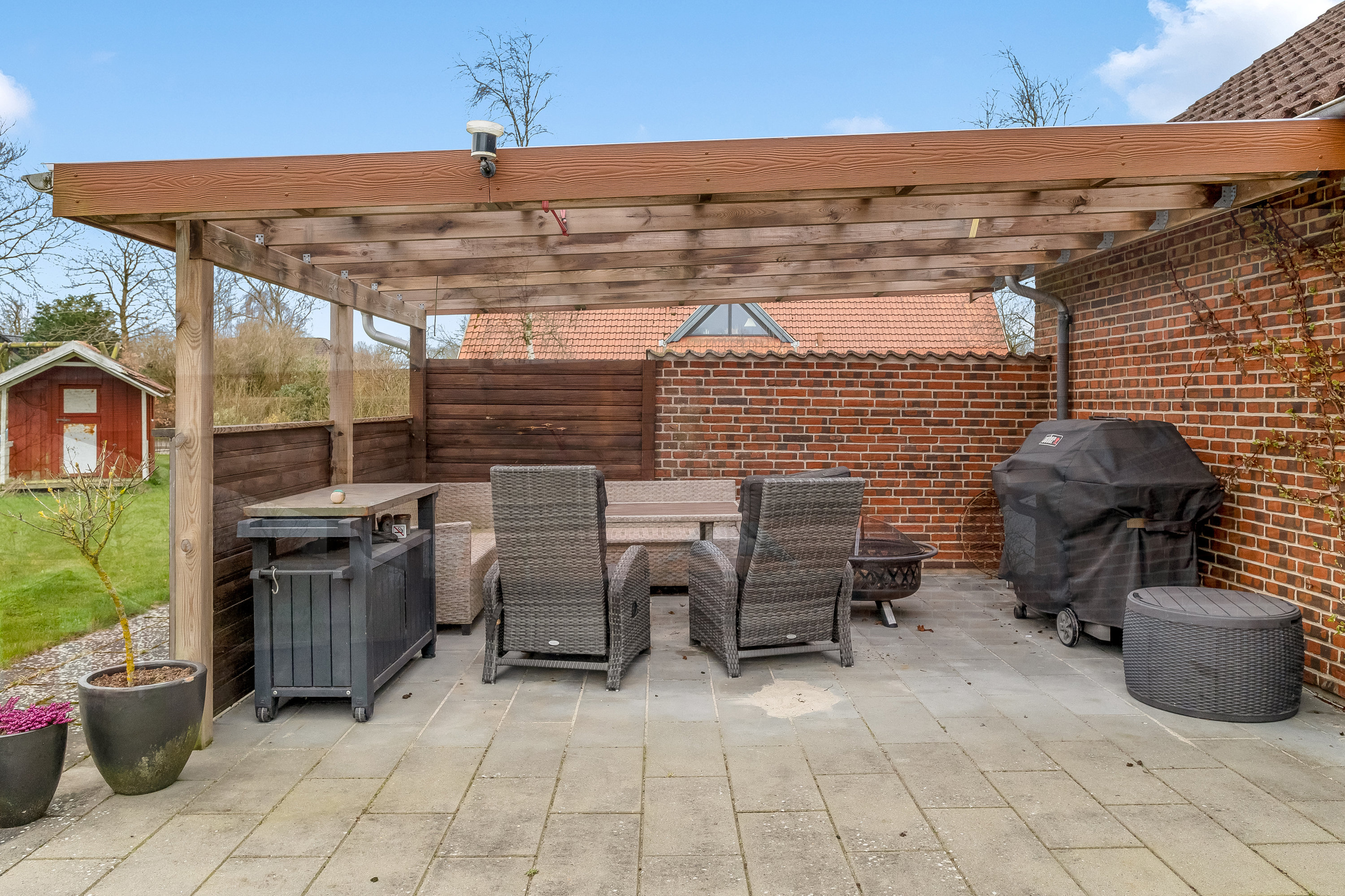 Fremhævet overdækket terrasse billede i fuldskærmstilstand. Billede af Ravelsvej 45, 7500 Holstebro