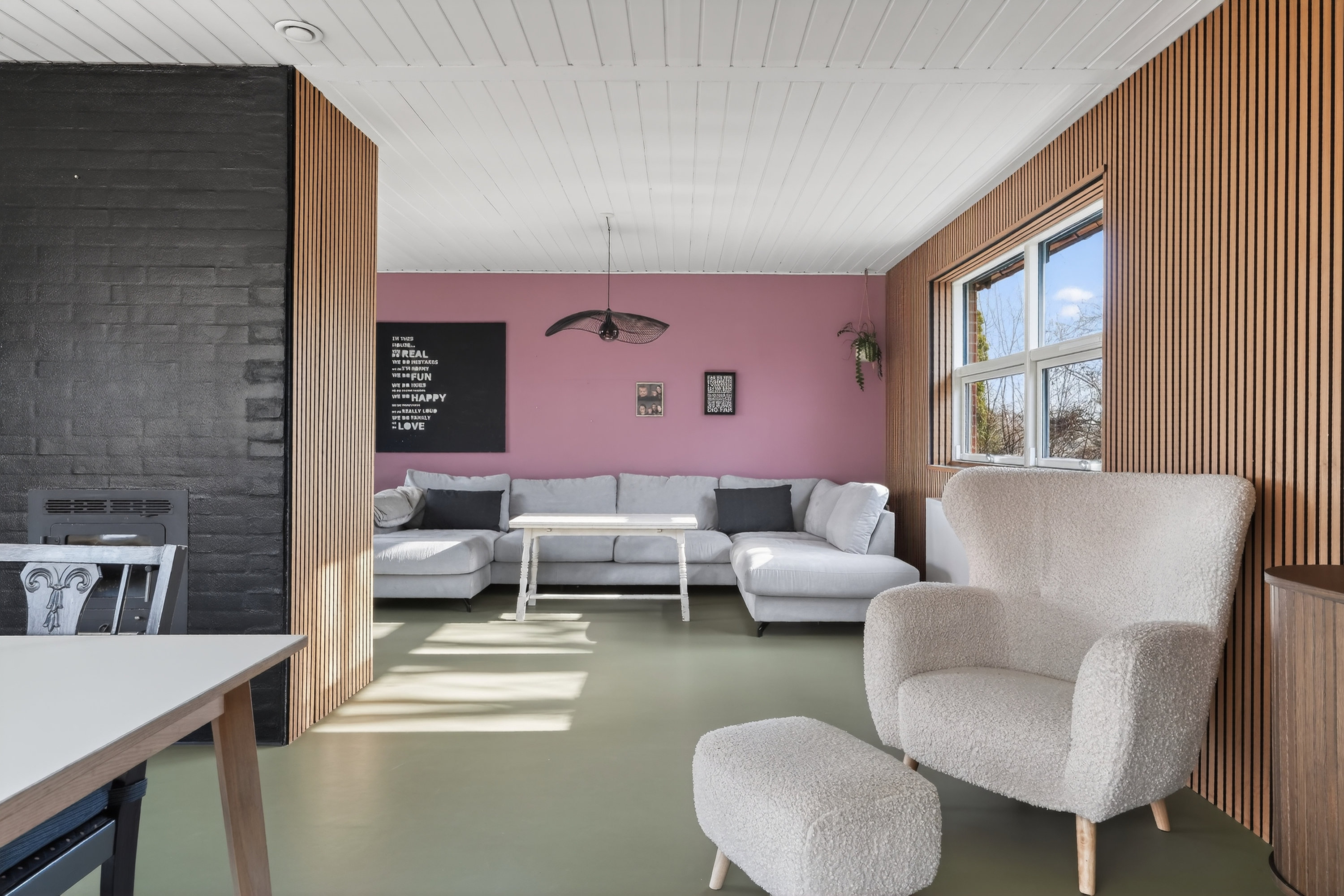 Fremhævet stue billede i fuldskærmstilstand. Billede af Okkerbjergvej 2, 4500 Nykøbing Sj