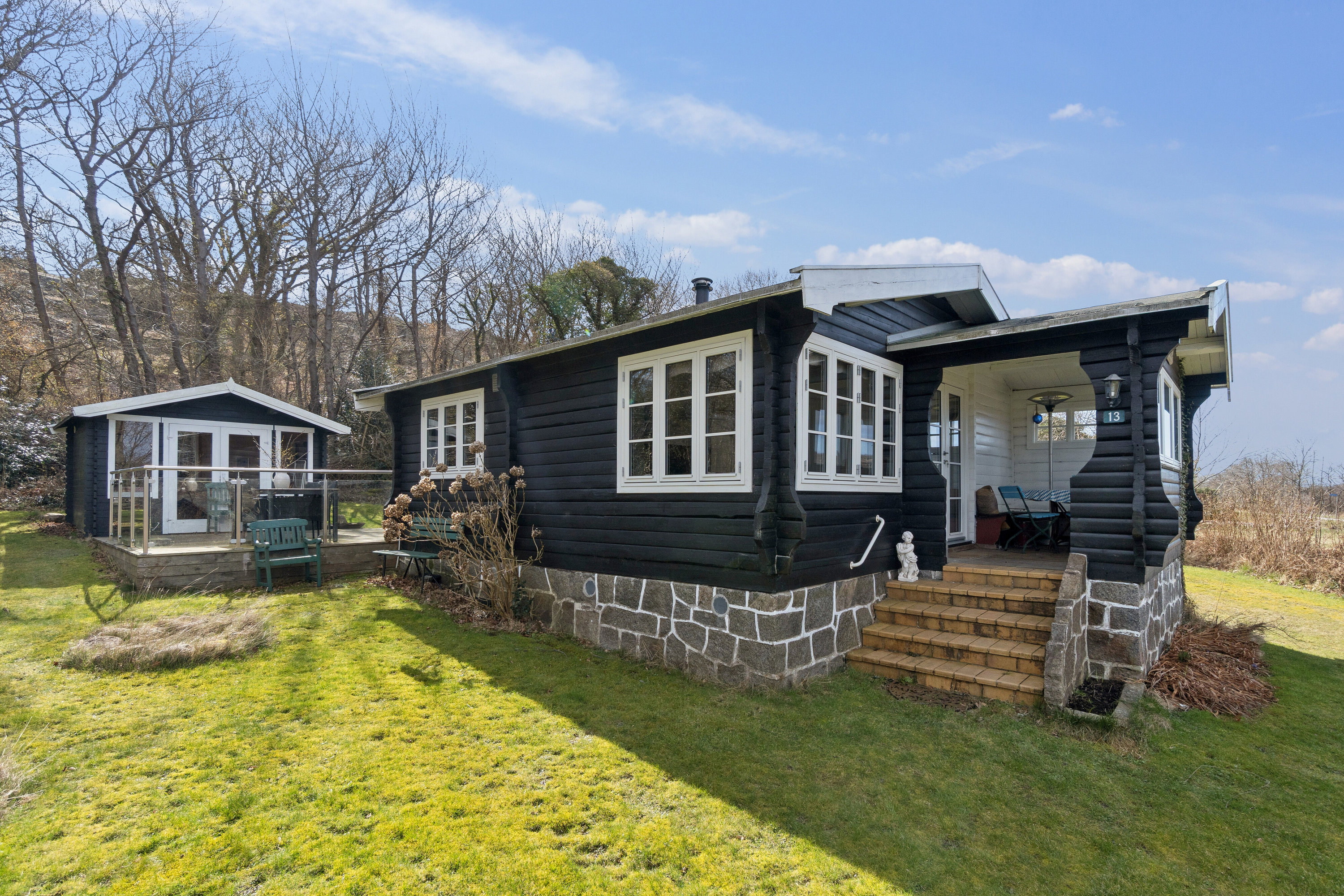 Fremhævet set fra haven billede i fuldskærmstilstand. Billede af Langebjergvej 13, Sandvig, 3770 Allinge