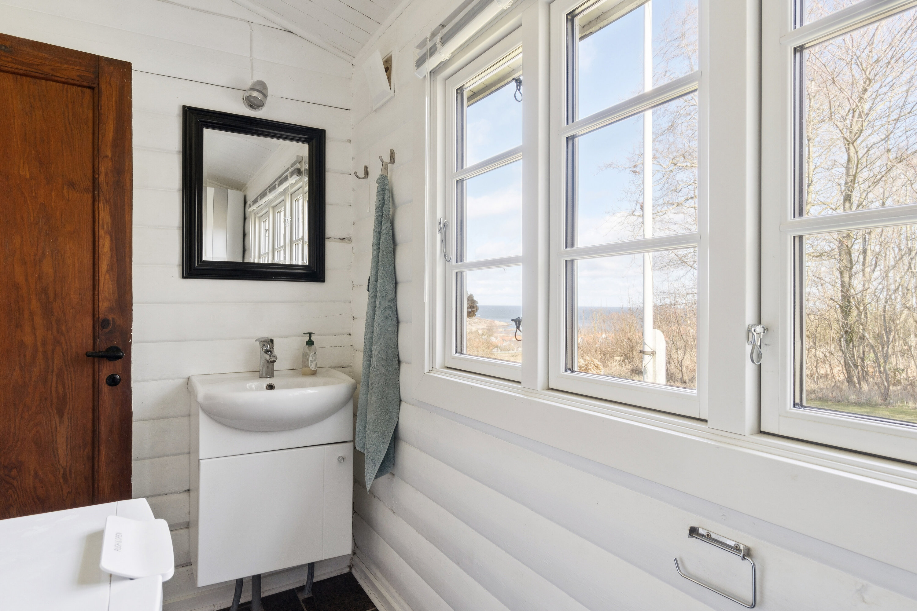 Fremhævet badeværelse billede i fuldskærmstilstand. Billede af Langebjergvej 13, Sandvig, 3770 Allinge