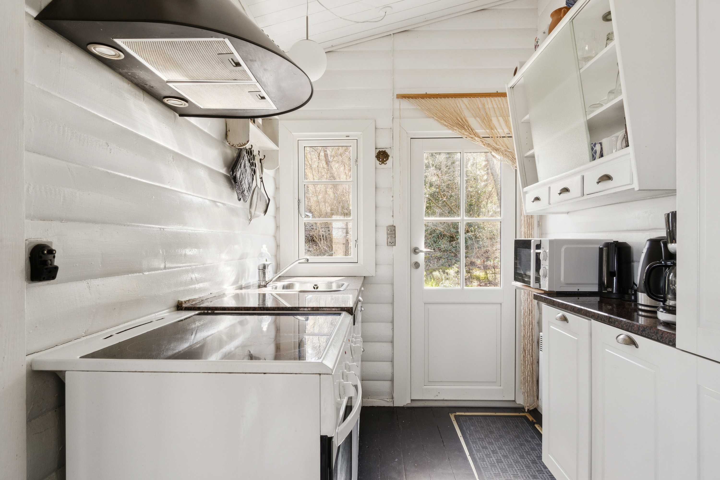 Fremhævet køkken billede i fuldskærmstilstand. Billede af Langebjergvej 13, Sandvig, 3770 Allinge