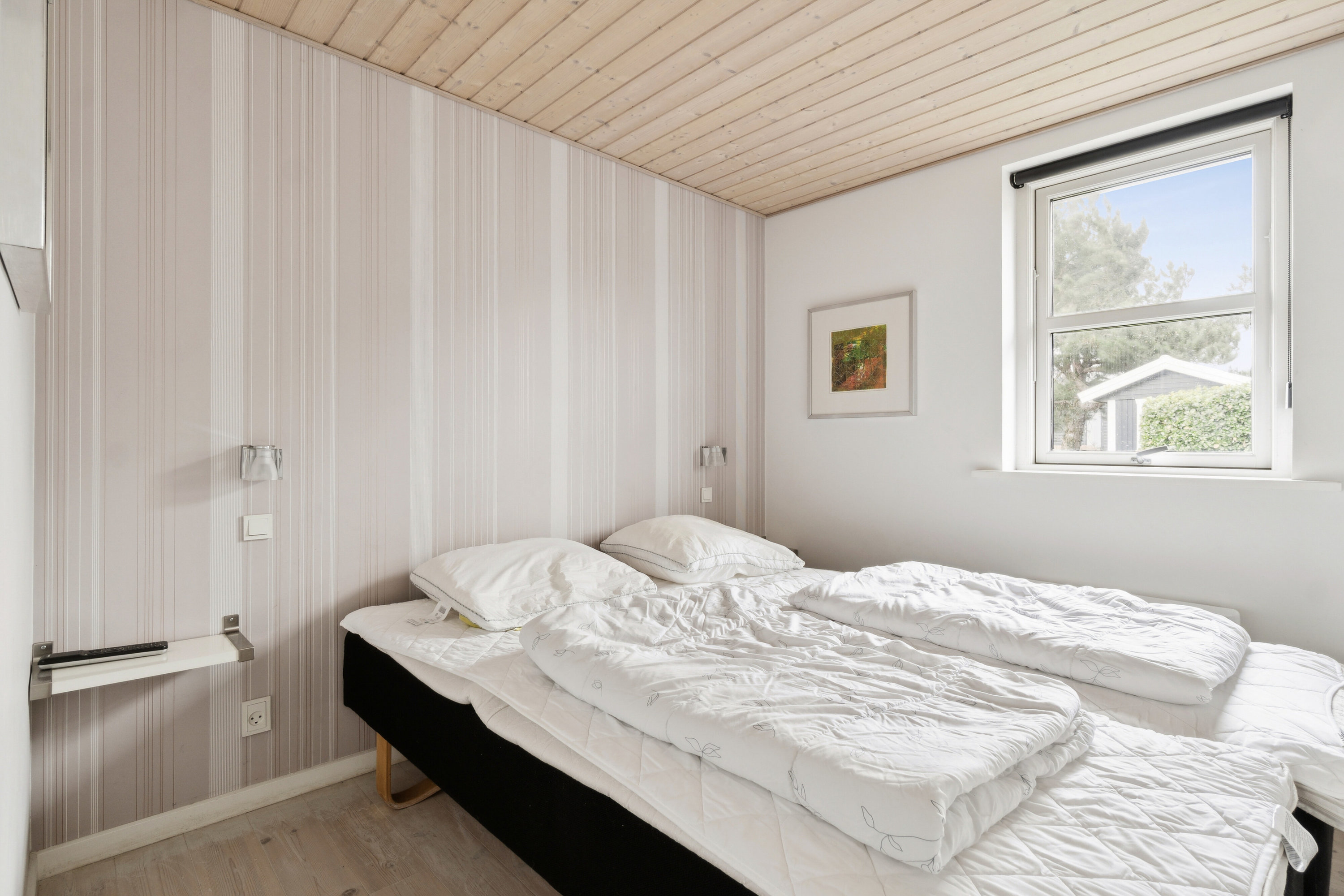 Fremhævet soveværelse billede i fuldskærmstilstand. Billede af Asteløkken 1, Sandvig, 3770 Allinge