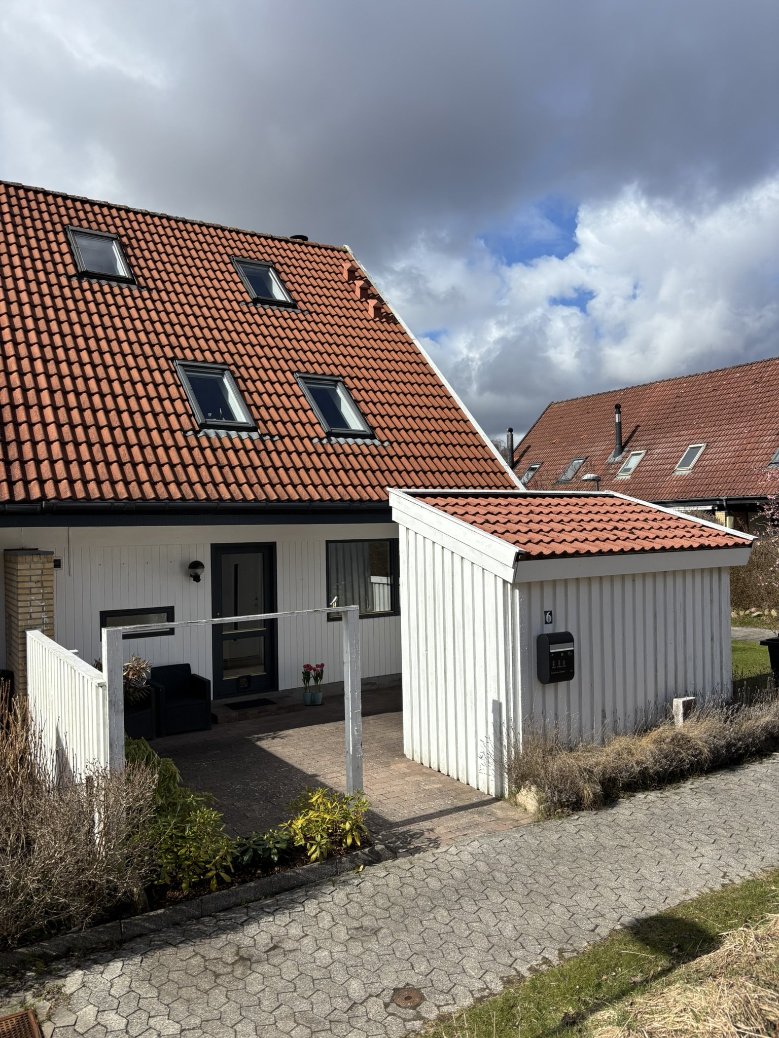 Fremhævet  billede i fuldskærmstilstand. Billede af Slåenbækken 6, Ny Hammersholt, 3400 Hillerød