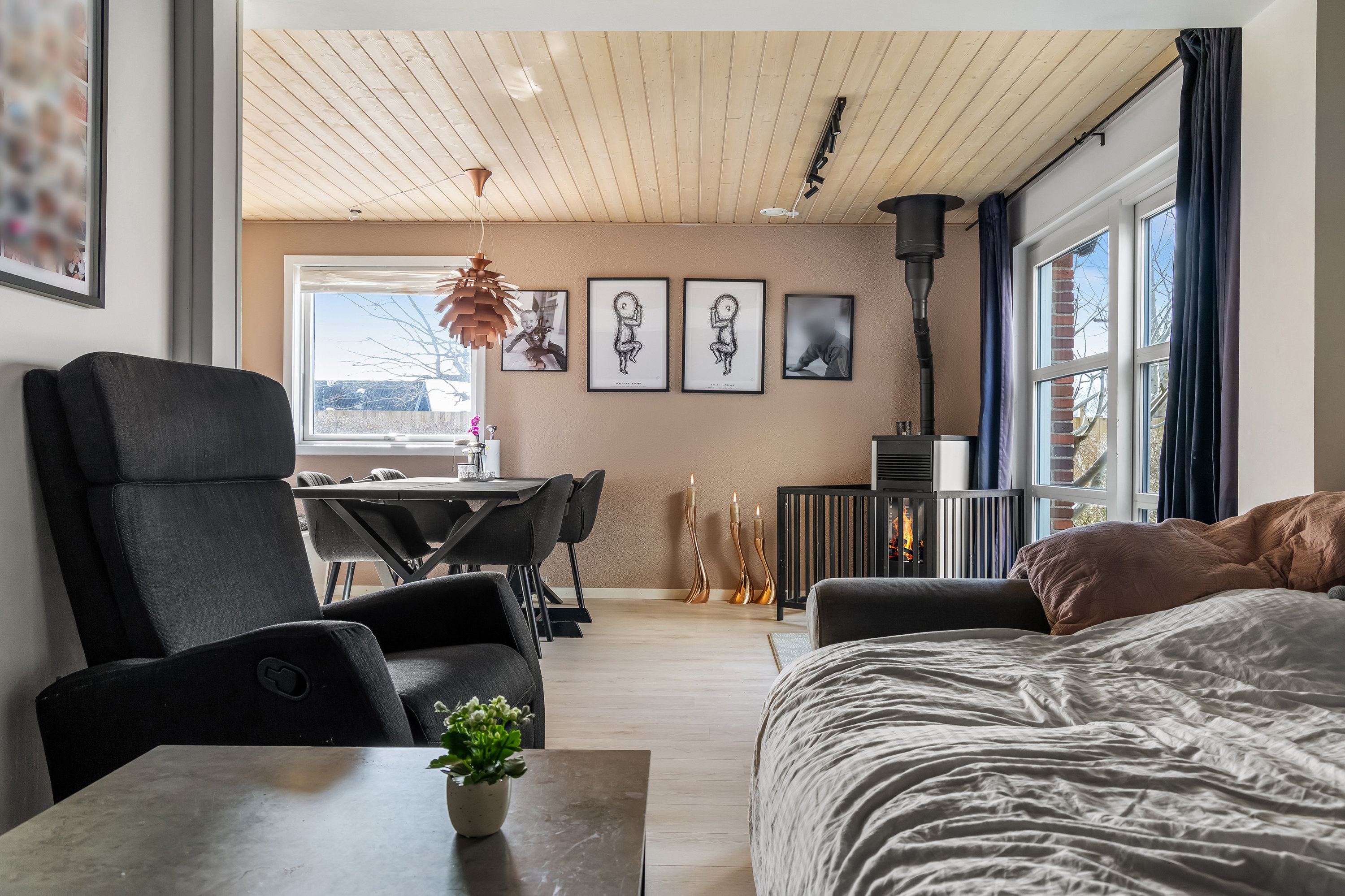 Fremhævet stue billede i fuldskærmstilstand. Billede af Dronning Dagmars Vej 182, 3650 Ølstykke