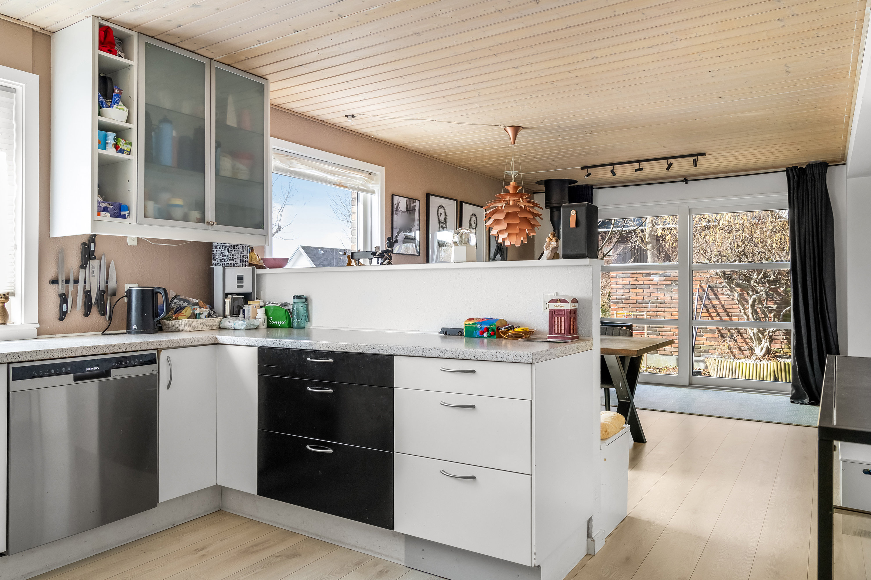 Fremhævet køkken alrum billede i fuldskærmstilstand. Billede af Dronning Dagmars Vej 182, 3650 Ølstykke