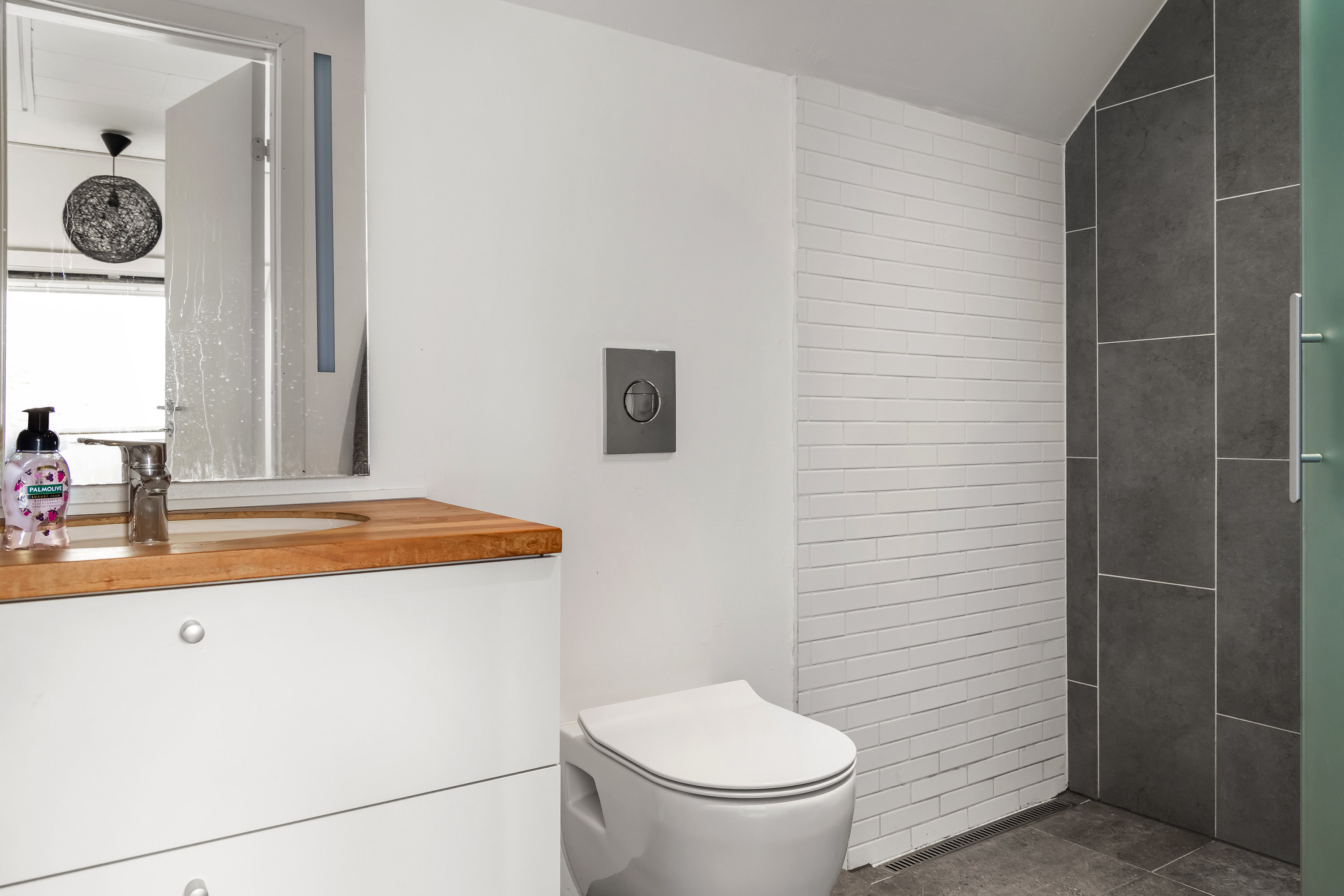 Fremhævet badeværelse billede i fuldskærmstilstand. Billede af Dronning Dagmars Vej 182, 3650 Ølstykke