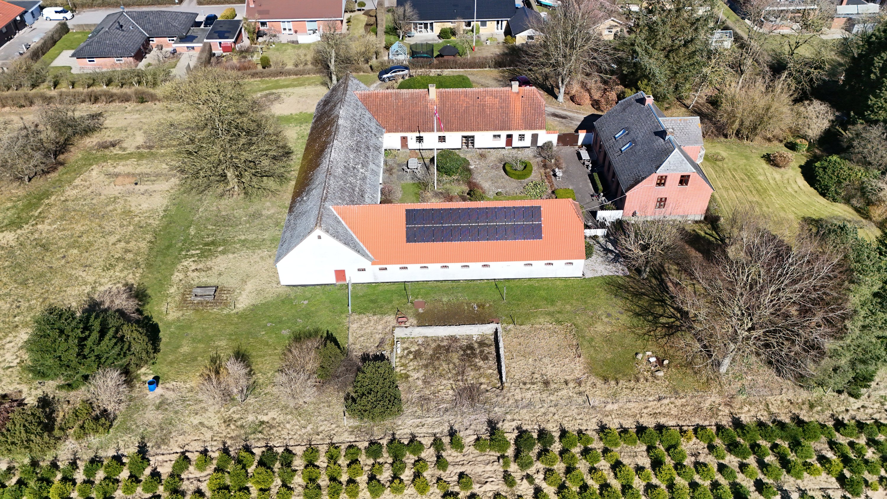 Fremhævet drone billede i fuldskærmstilstand. Billede af Frisdalsvej 16, Valsgård, 9500 Hobro