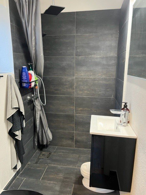 Fremhævet badeværelse billede i fuldskærmstilstand. Billede af Vejlevej 45, 6880 Tarm