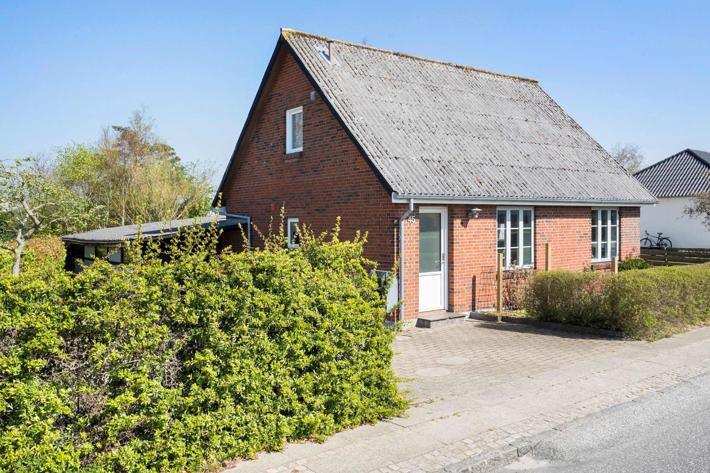 Fremhævet facade billede i fuldskærmstilstand. Billede af Vejlevej 45, 6880 Tarm