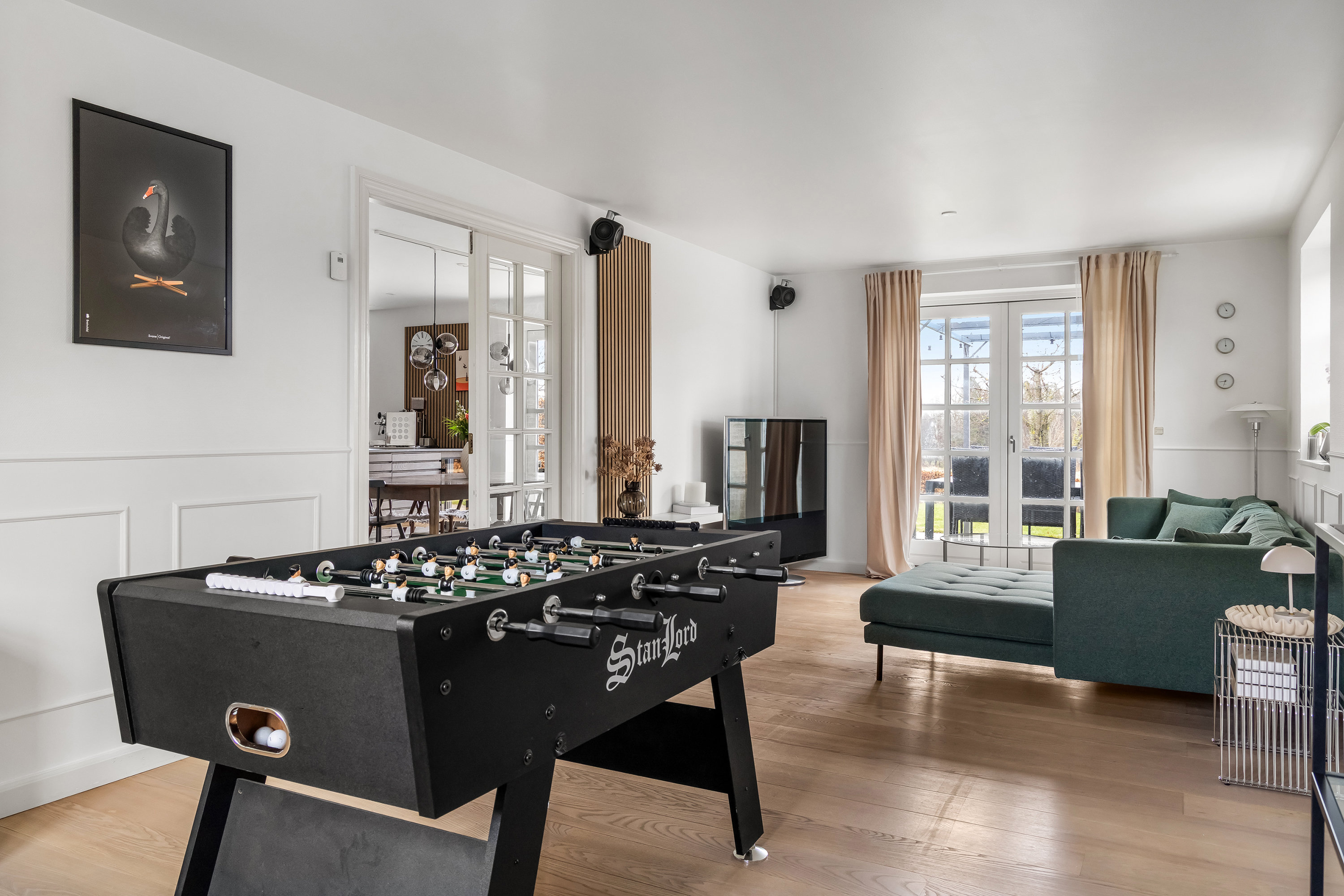 Fremhævet stue billede i fuldskærmstilstand. Billede af Hasselvej 2, Jørlunde, 3550 Slangerup