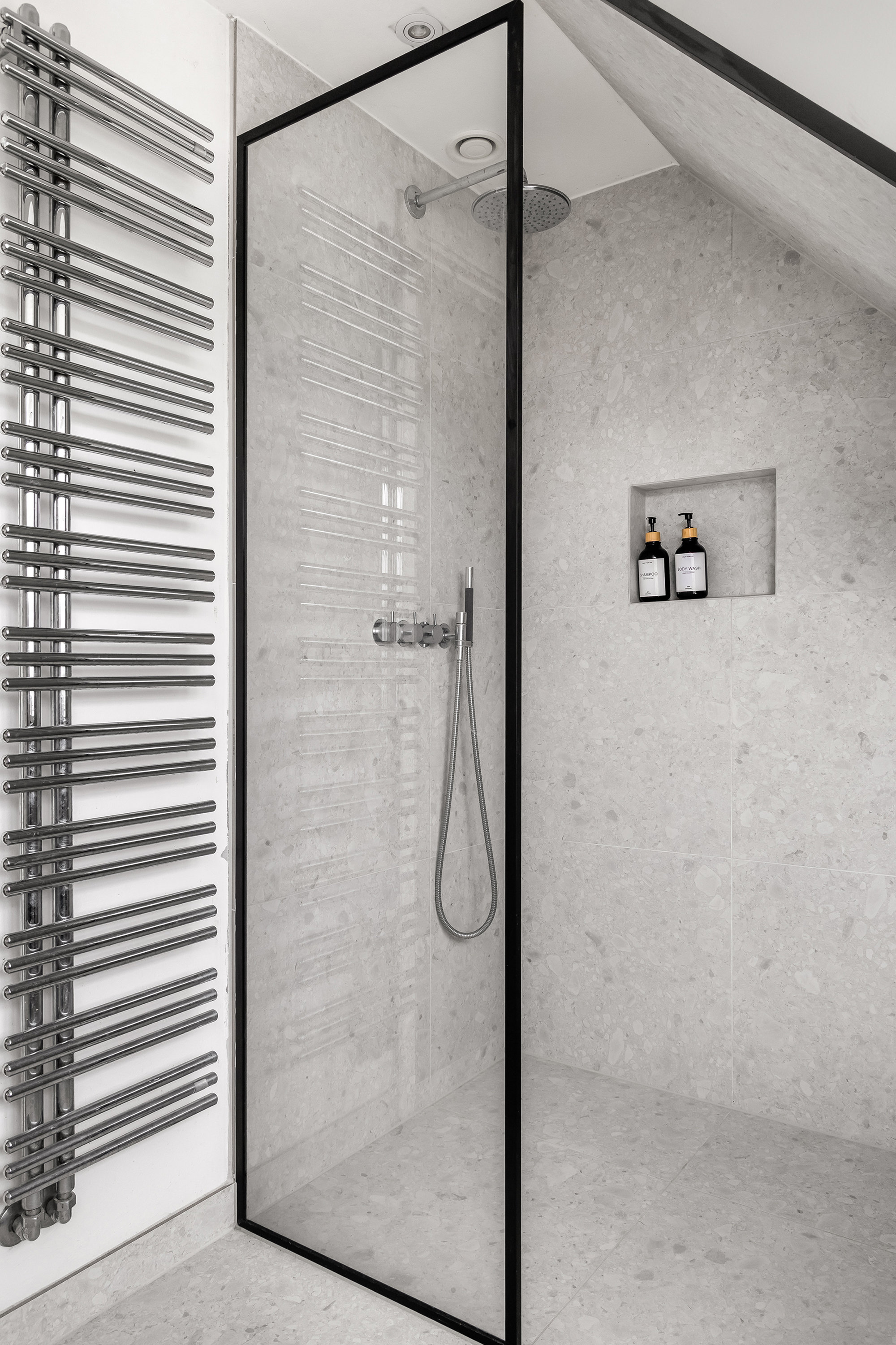 Fremhævet badeværelse billede i fuldskærmstilstand. Billede af Hasselvej 2, Jørlunde, 3550 Slangerup