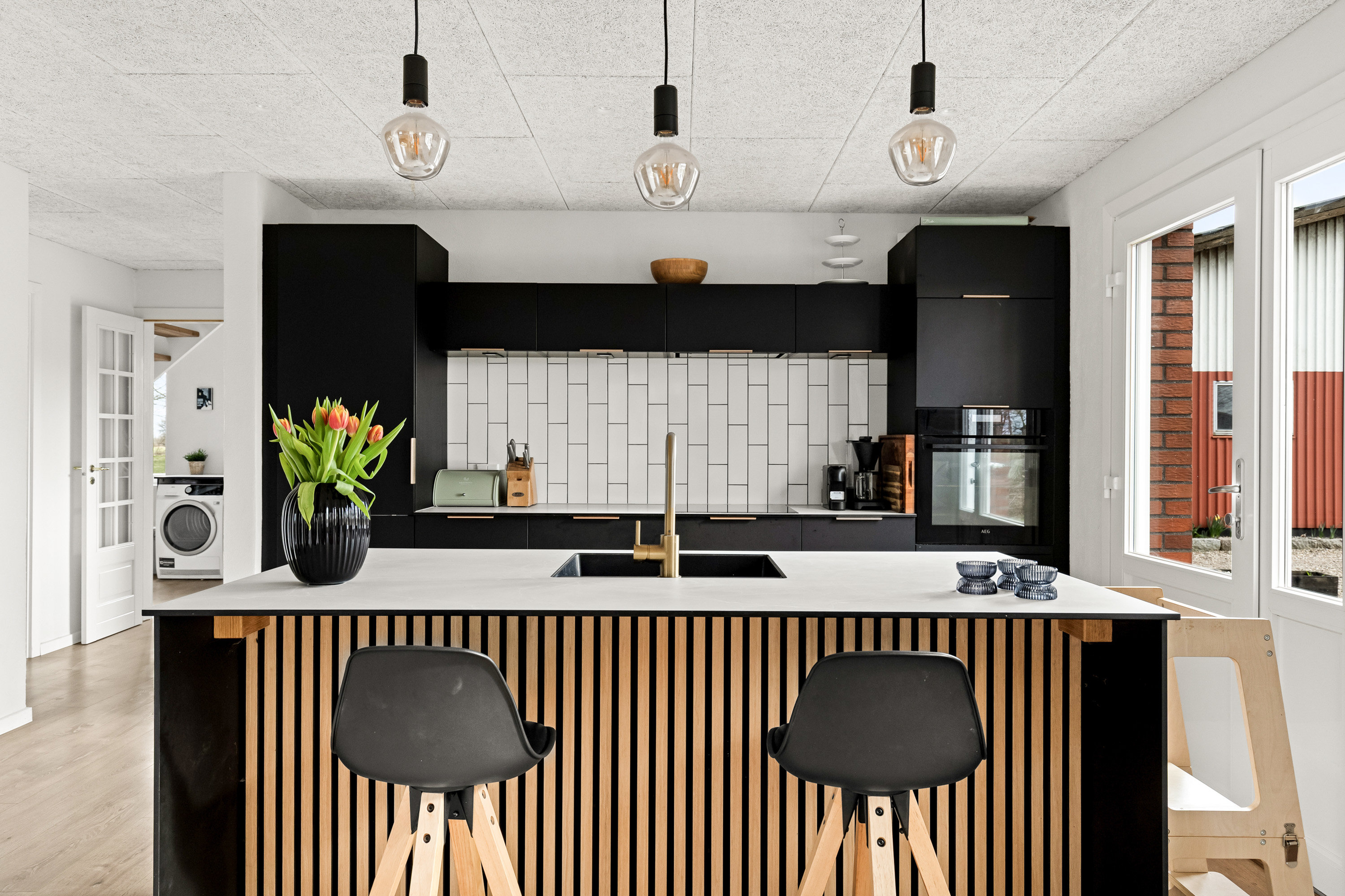 Fremhævet køkken billede i fuldskærmstilstand. Billede af Povlskrovej 45, Overby, 6780 Skærbæk