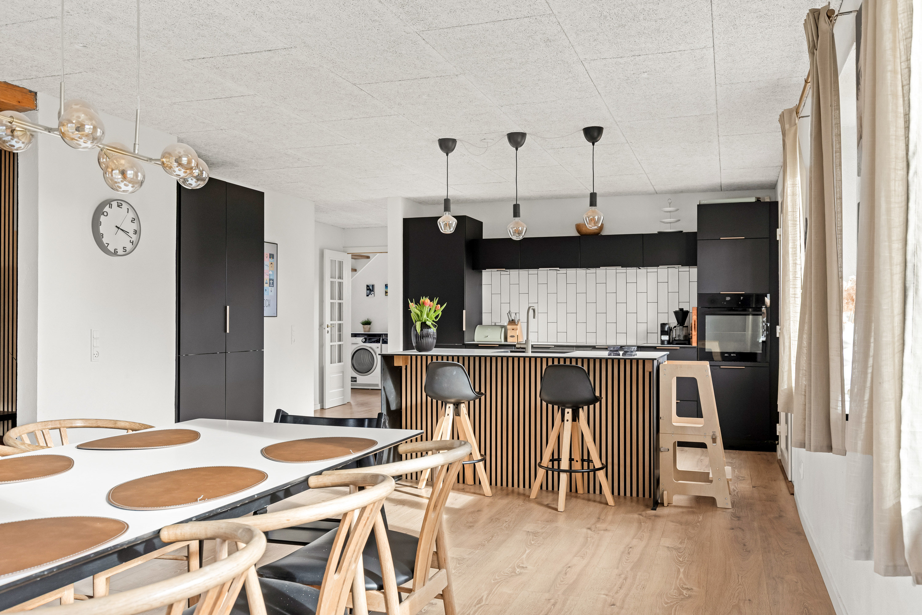 Fremhævet køkken billede i fuldskærmstilstand. Billede af Povlskrovej 45, Overby, 6780 Skærbæk