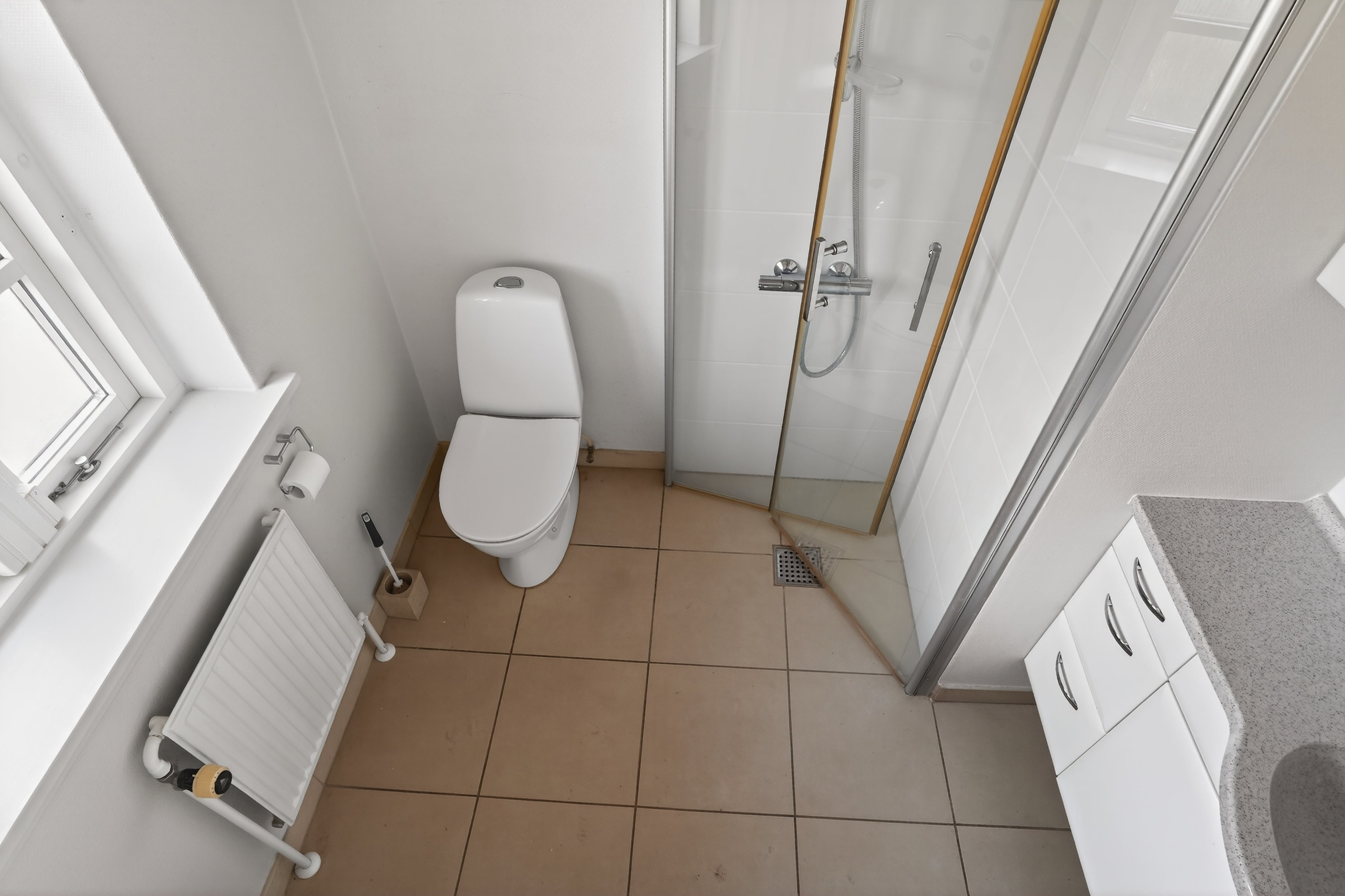 Fremhævet badeværelse billede i fuldskærmstilstand. Billede af Digterparken 17A, 4500 Nykøbing Sj