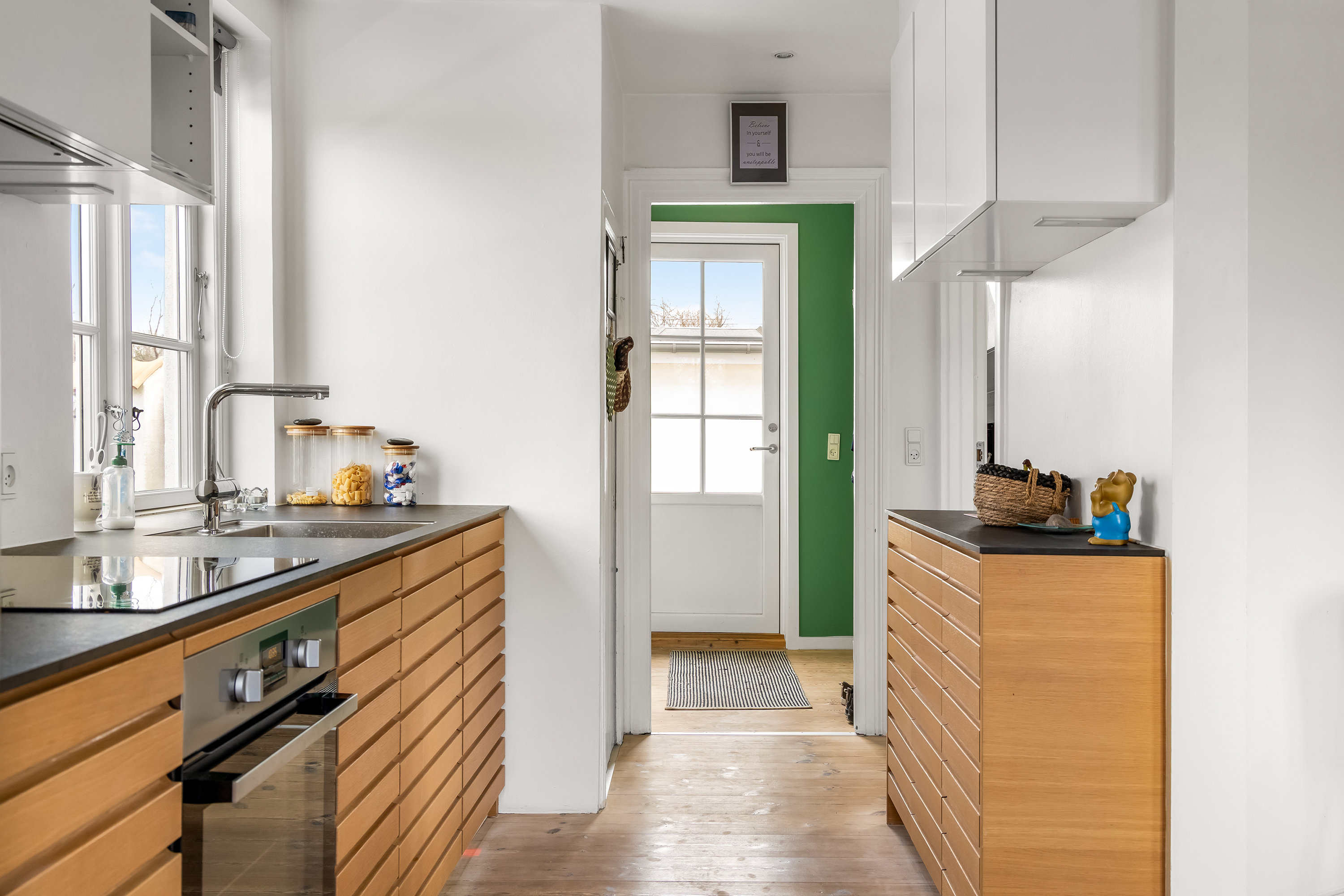 Fremhævet køkken billede i fuldskærmstilstand. Billede af Marbækvej 23, 3600 Frederikssund