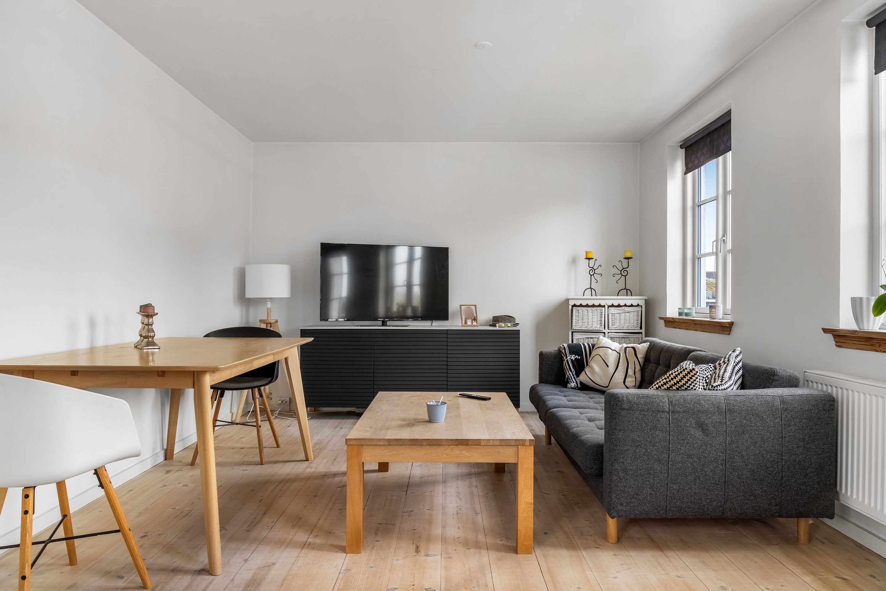 Fremhævet stue billede i fuldskærmstilstand. Billede af Marbækvej 23, 3600 Frederikssund