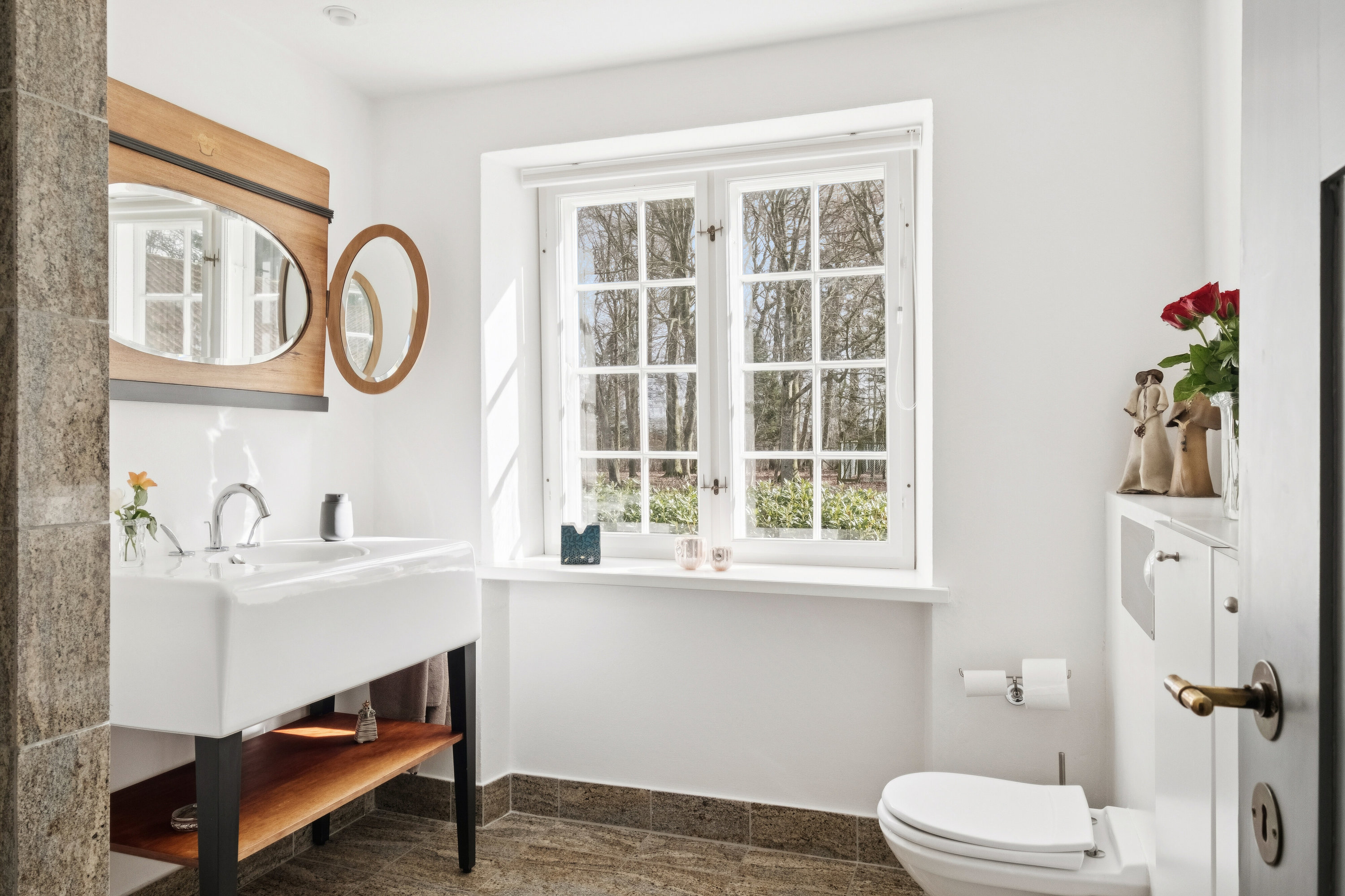 Fremhævet badeværelse billede i fuldskærmstilstand. Billede af Fuglsigvej 161, 9800 Hjørring