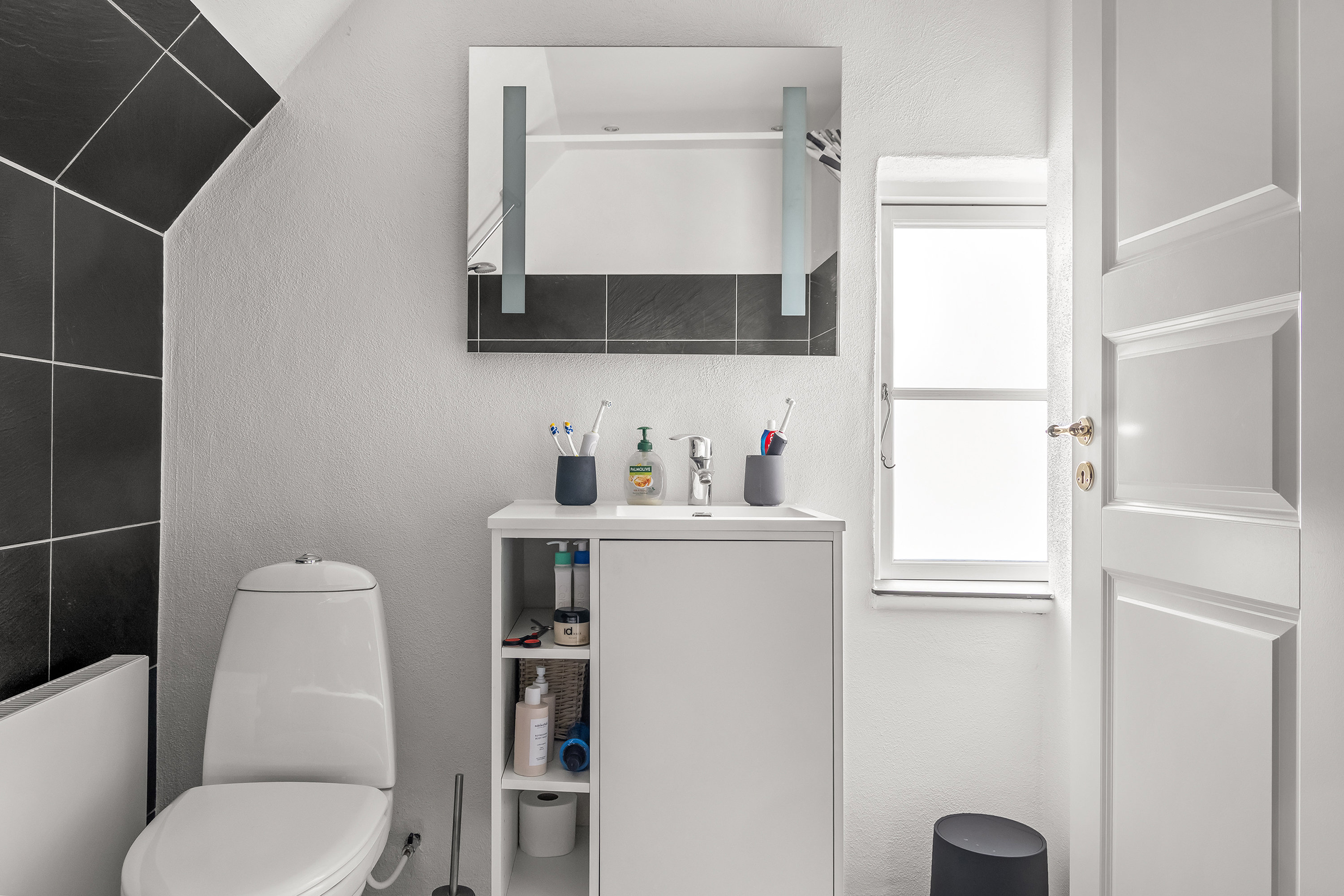 Fremhævet badeværelse billede i fuldskærmstilstand. Billede af Marbækvej 23, 3600 Frederikssund