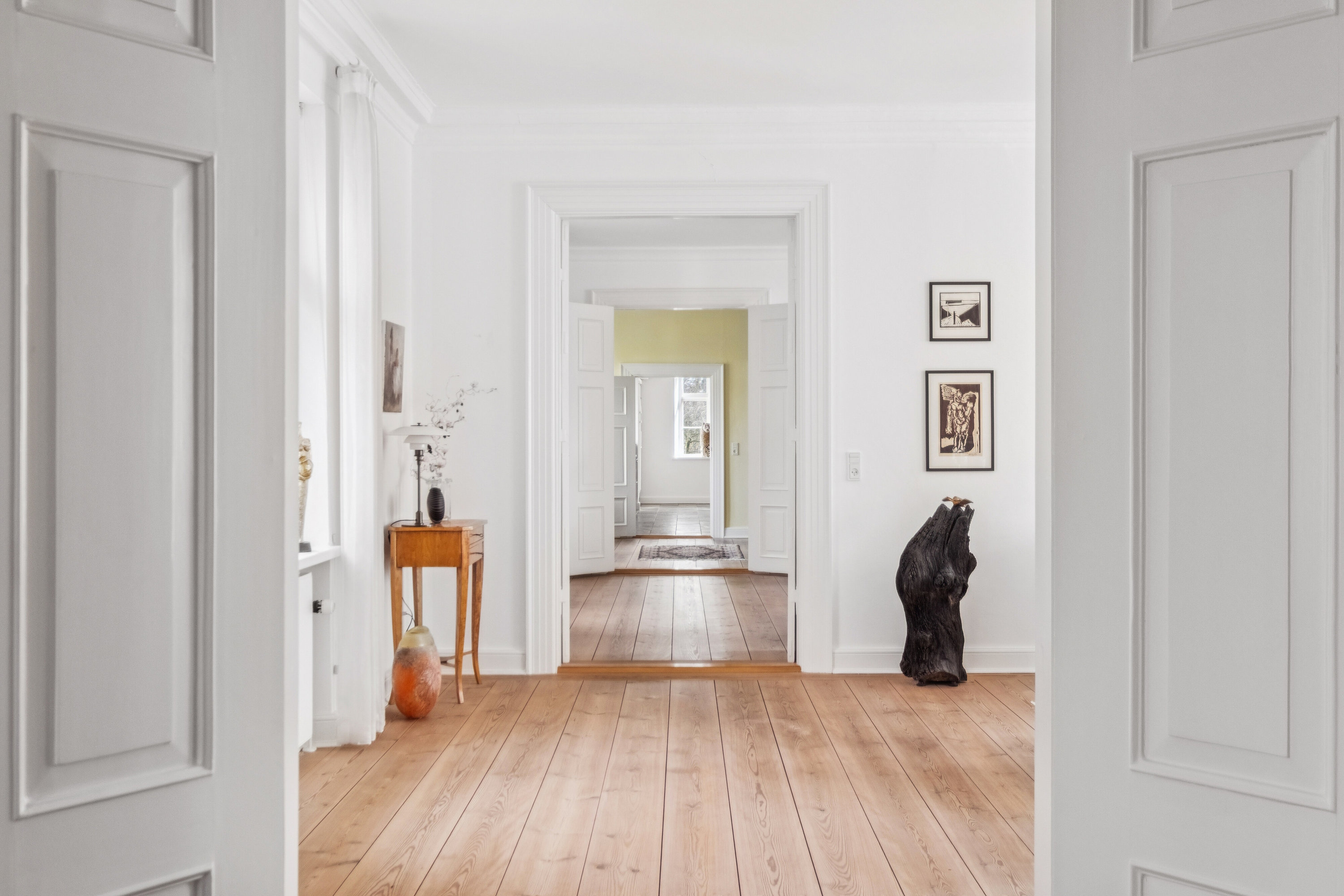 Fremhævet stuer en suite billede i fuldskærmstilstand. Billede af Fuglsigvej 161, 9800 Hjørring