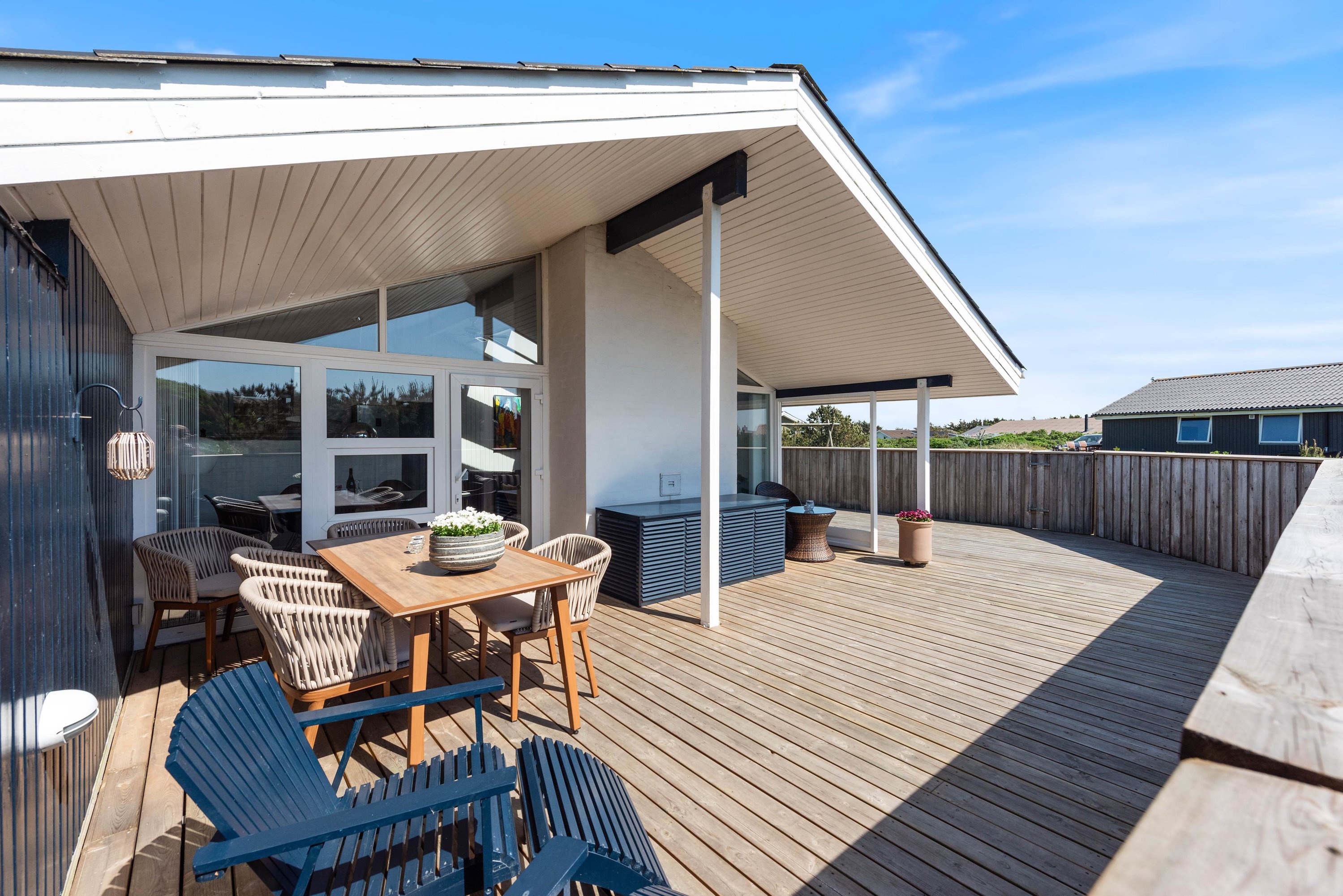 Fremhævet  billede i fuldskærmstilstand. Billede af Julianevej 20, Bjerregaard, 6960 Hvide Sande