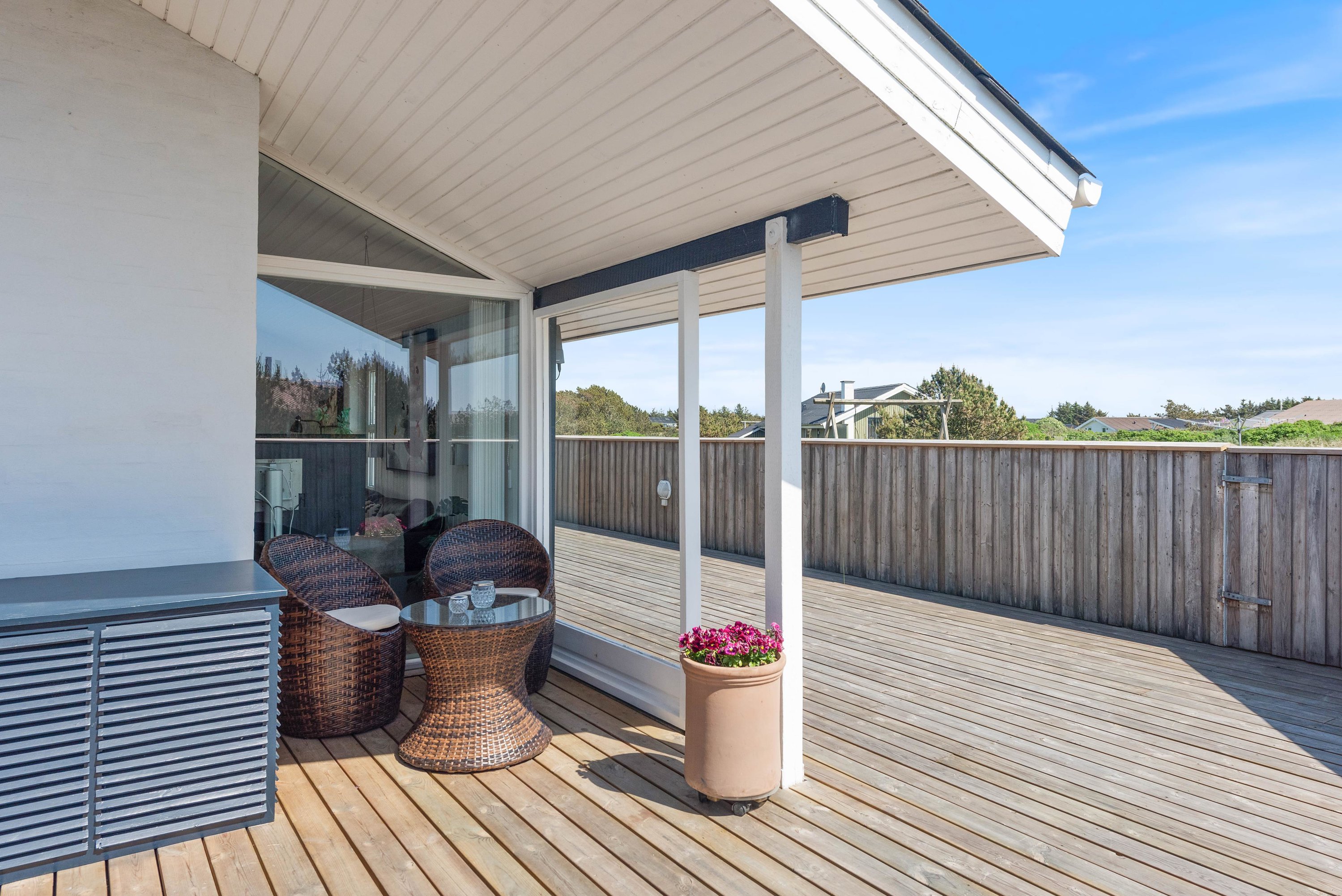 Fremhævet  billede i fuldskærmstilstand. Billede af Julianevej 20, Bjerregaard, 6960 Hvide Sande