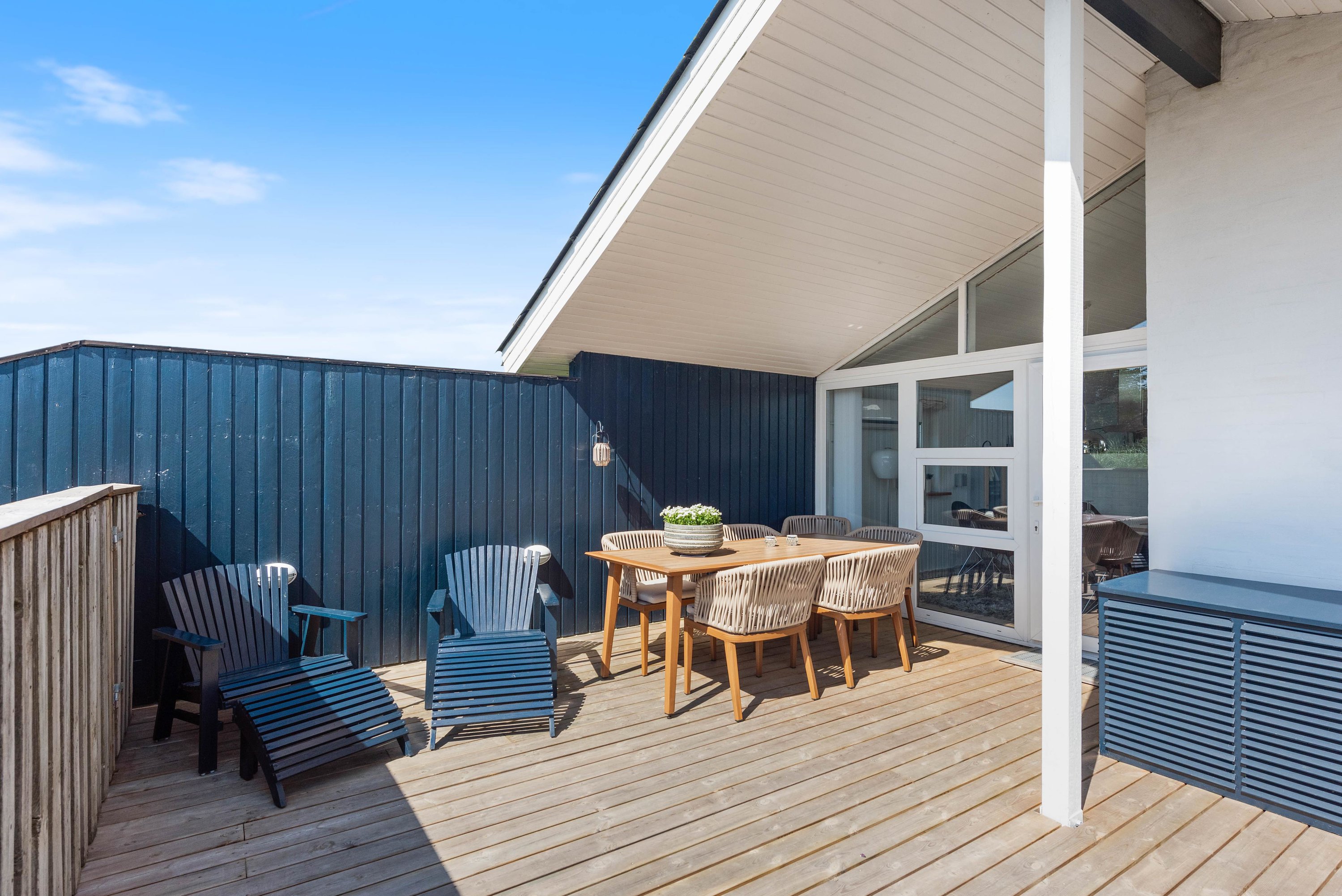 Fremhævet  billede i fuldskærmstilstand. Billede af Julianevej 20, Bjerregaard, 6960 Hvide Sande