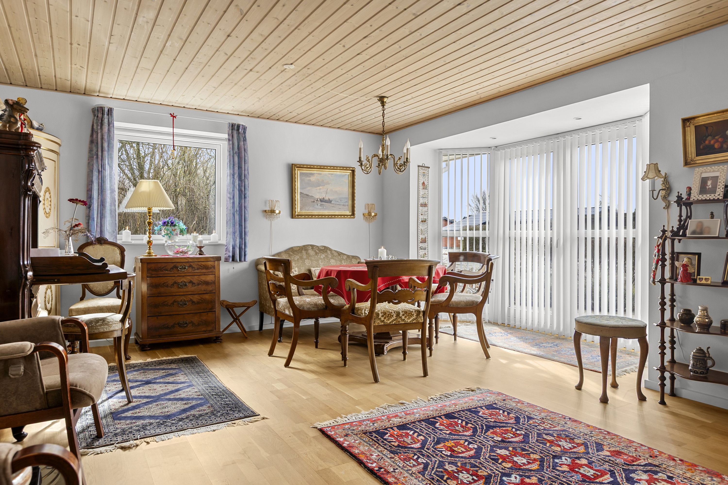 Fremhævet stue billede i fuldskærmstilstand. Billede af Lundtoftevej 2A, 4293 Dianalund