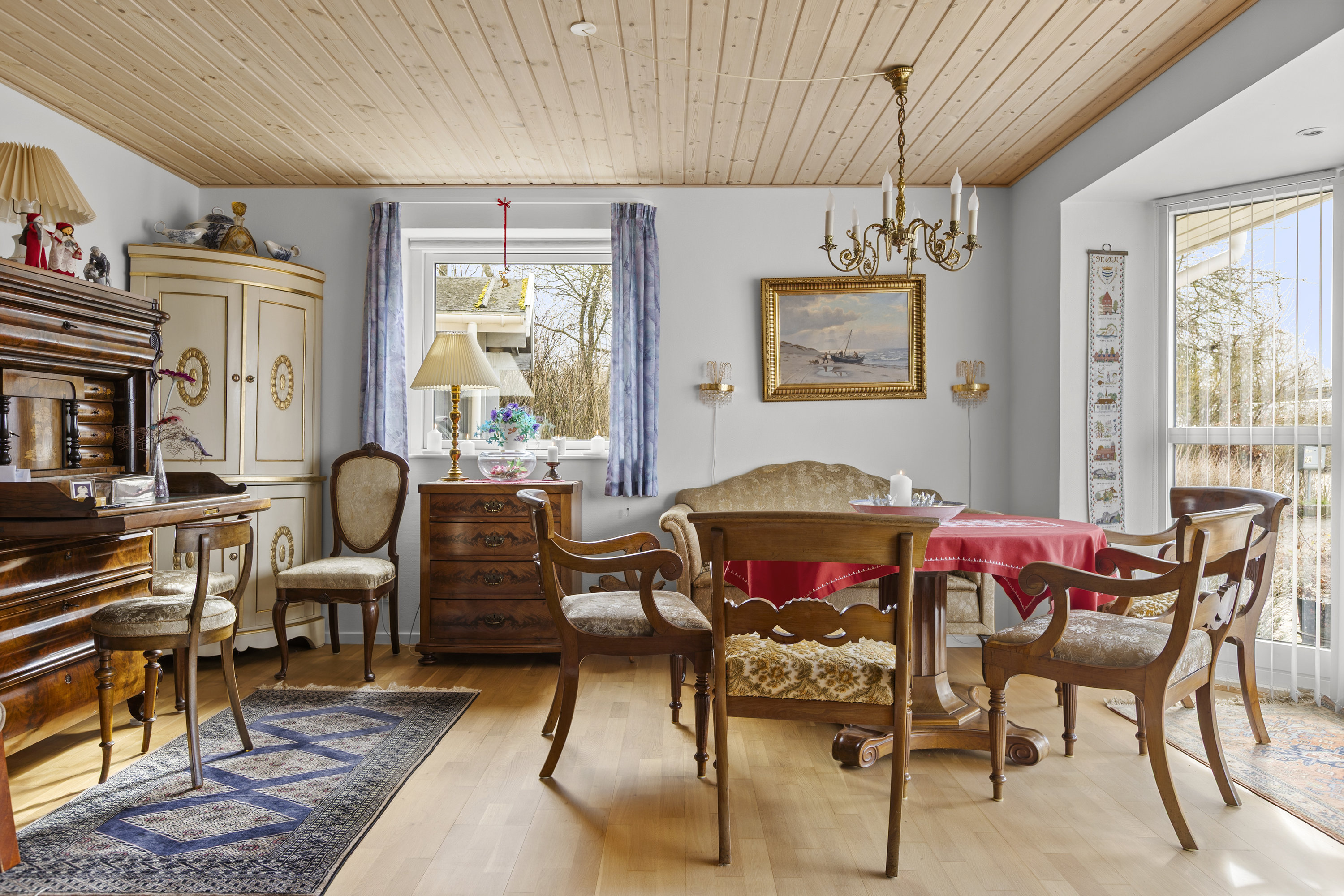 Fremhævet stue billede i fuldskærmstilstand. Billede af Lundtoftevej 2A, 4293 Dianalund