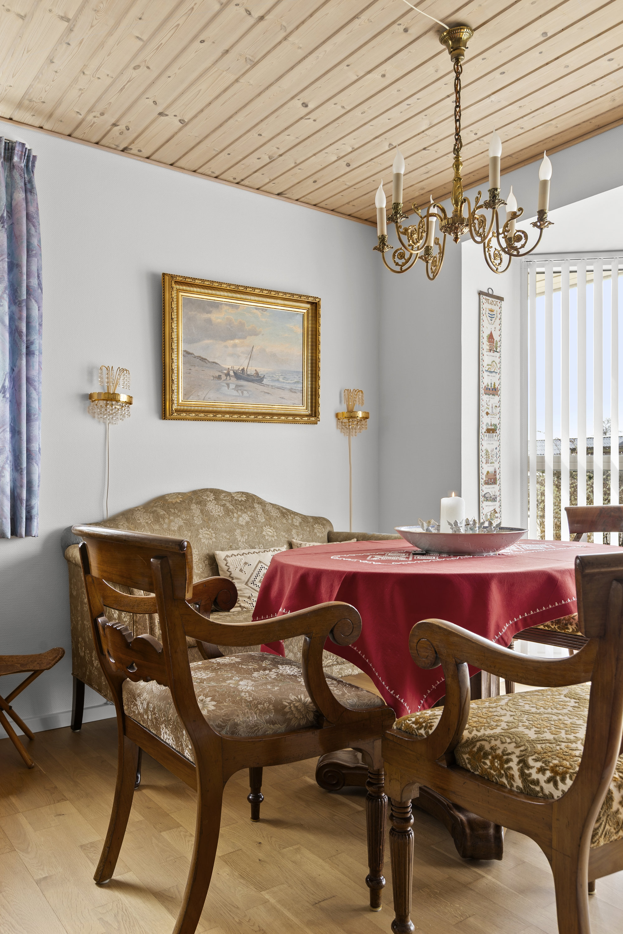 Fremhævet stue billede i fuldskærmstilstand. Billede af Lundtoftevej 2A, 4293 Dianalund