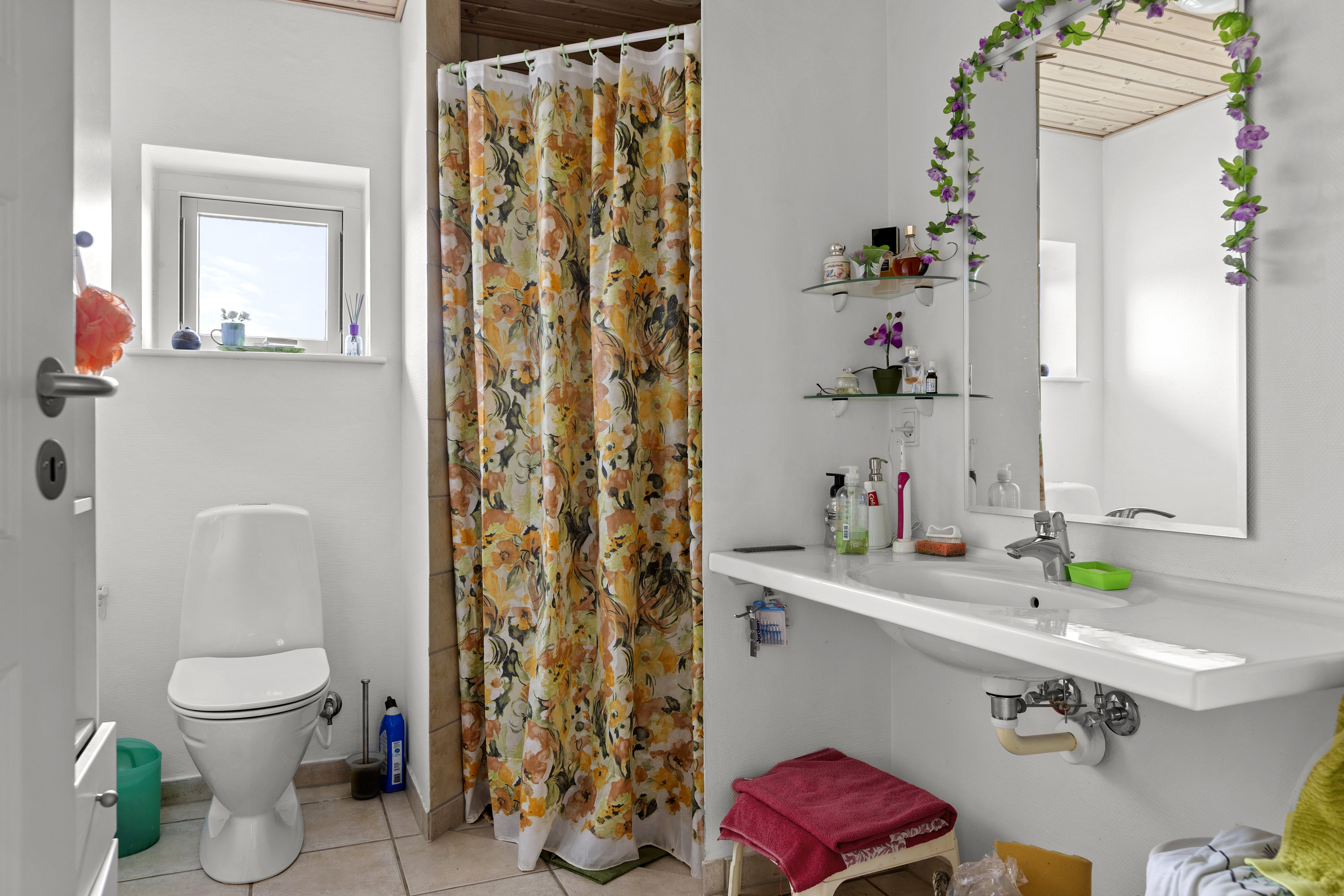 Fremhævet badeværelse billede i fuldskærmstilstand. Billede af Lundtoftevej 2A, 4293 Dianalund