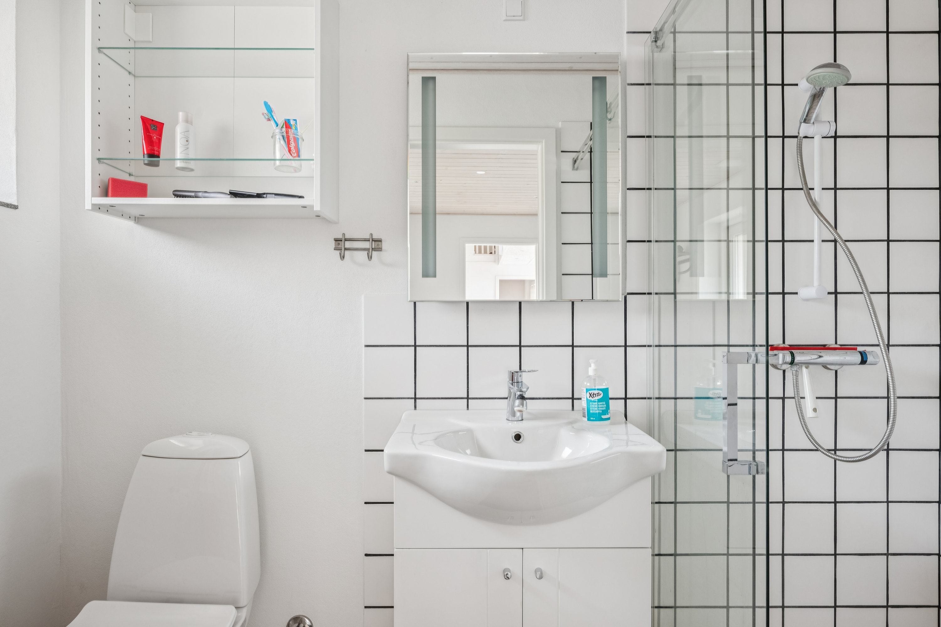 Fremhævet badeværelse billede i fuldskærmstilstand. Billede af Rådyrvej 6, Fuglslev, 8400 Ebeltoft