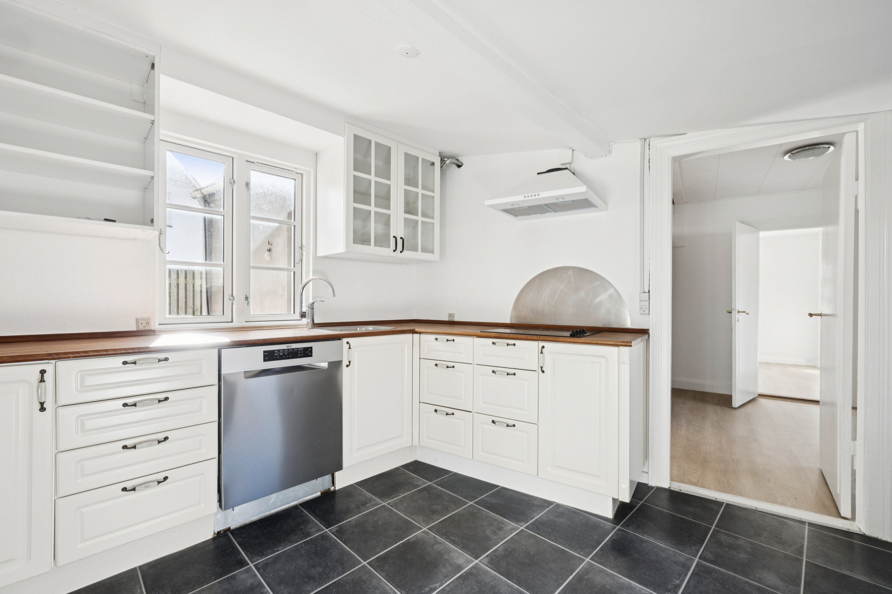 Fremhævet køkken billede i fuldskærmstilstand. Billede af Vordingborgvej 81, 4600 Køge