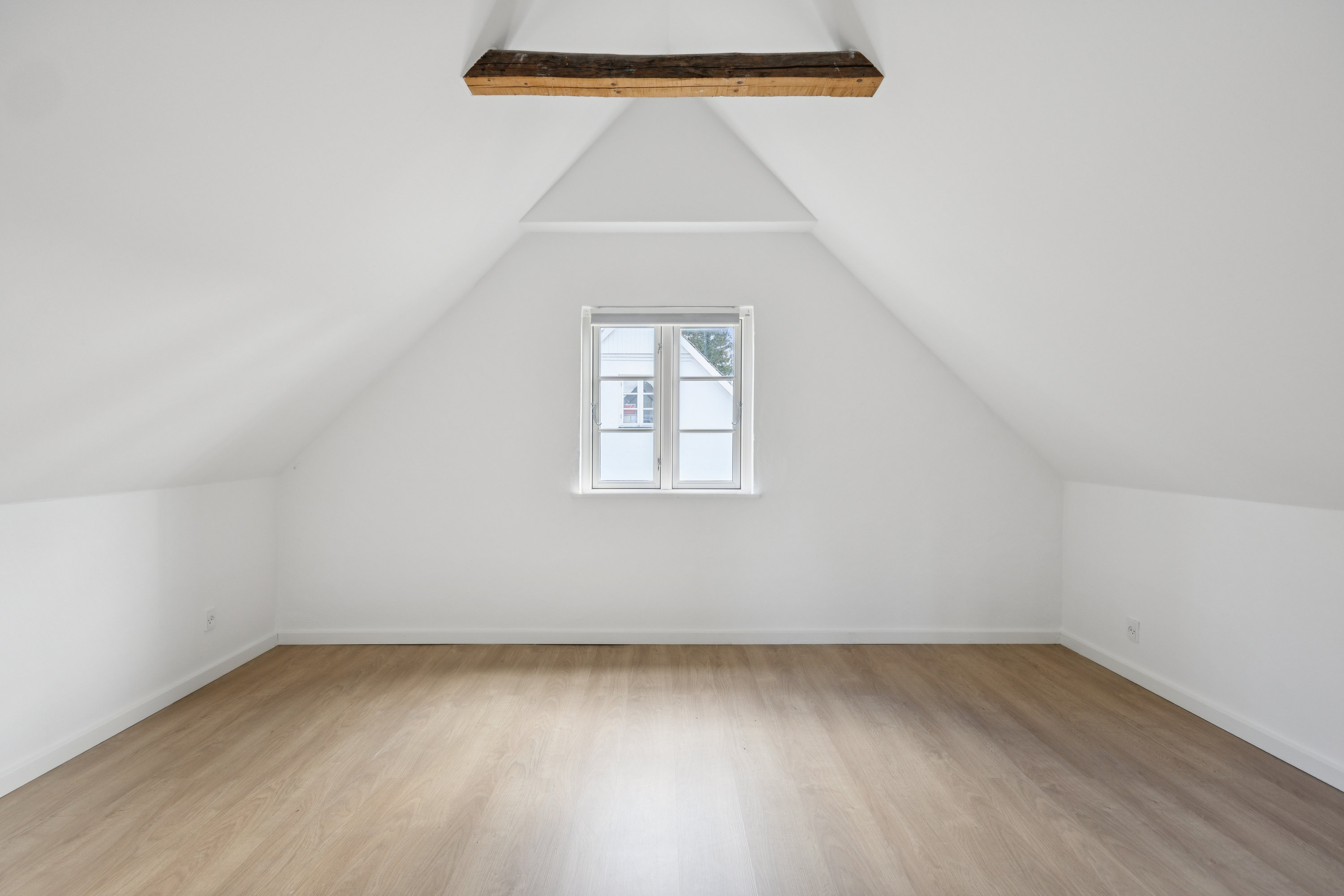 Fremhævet stue billede i fuldskærmstilstand. Billede af Vordingborgvej 81, 4600 Køge