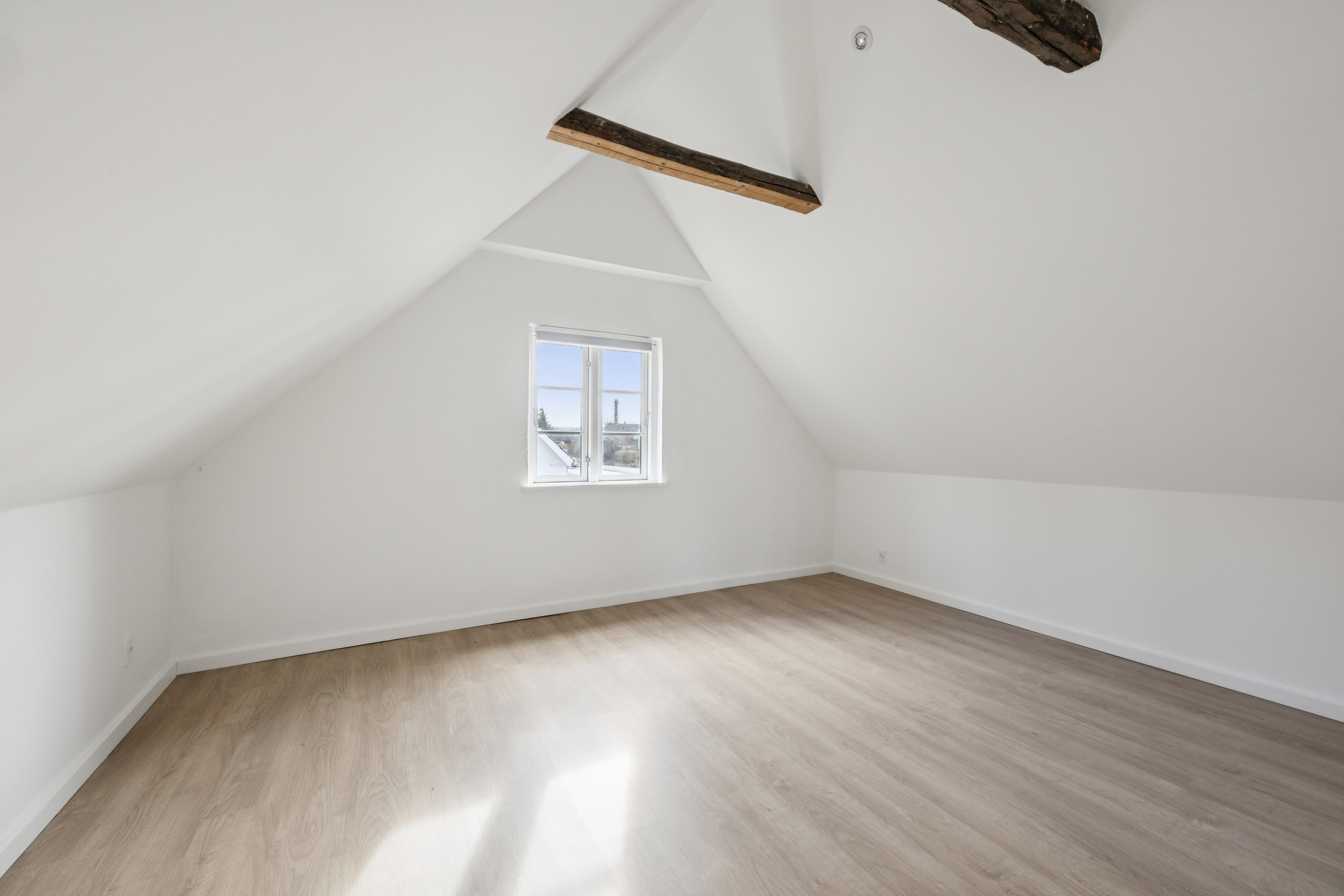 Fremhævet værelse billede i fuldskærmstilstand. Billede af Vordingborgvej 81, 4600 Køge