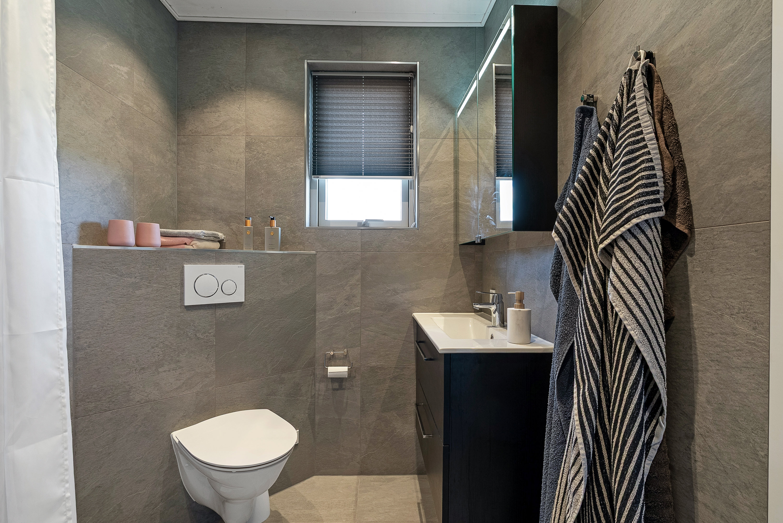 Fremhævet badeværelse billede i fuldskærmstilstand. Billede af Svanevej 5, Dyreborg, 5600 Faaborg