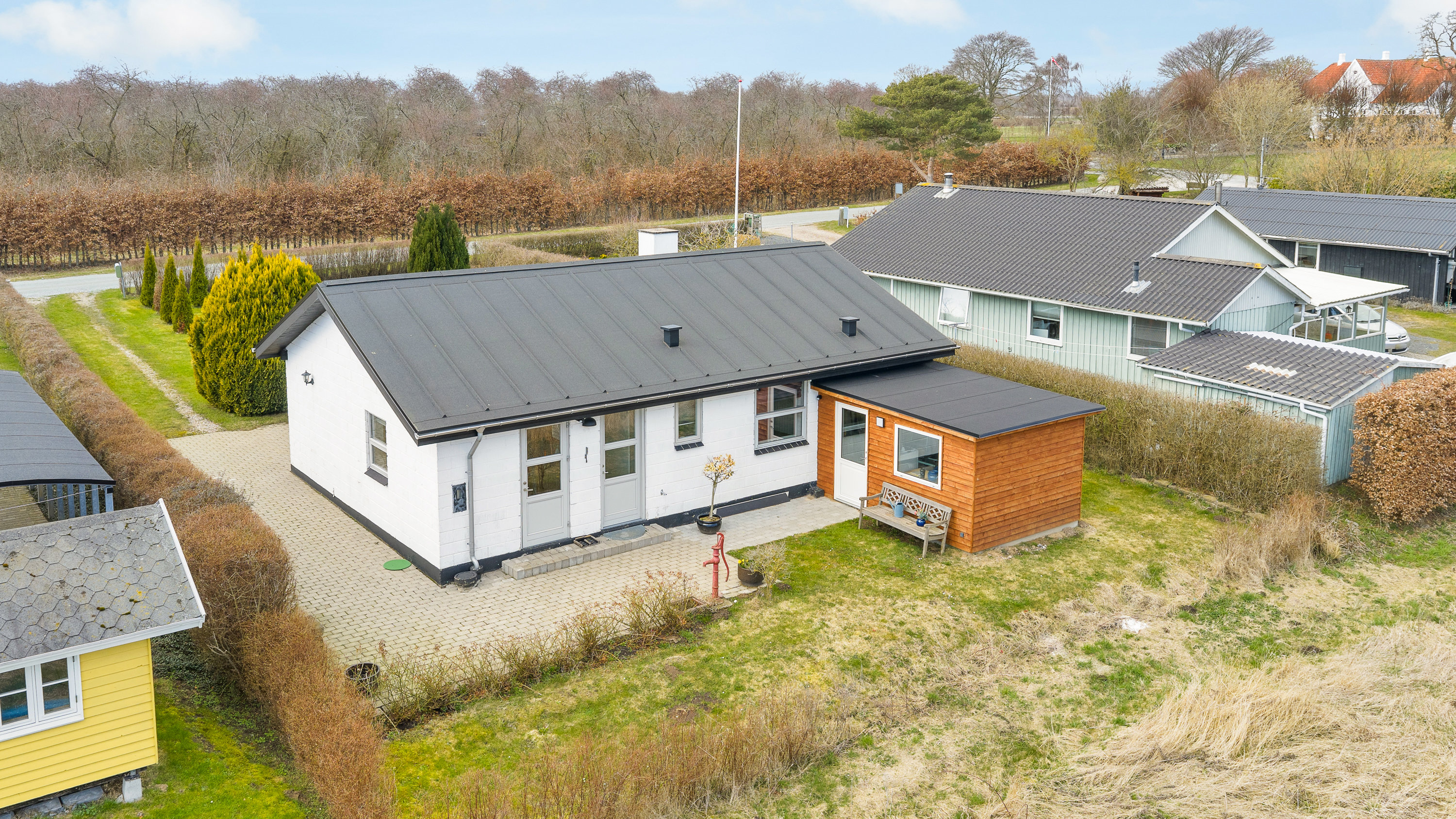 Fremhævet facade billede i fuldskærmstilstand. Billede af Svanevej 5, Dyreborg, 5600 Faaborg