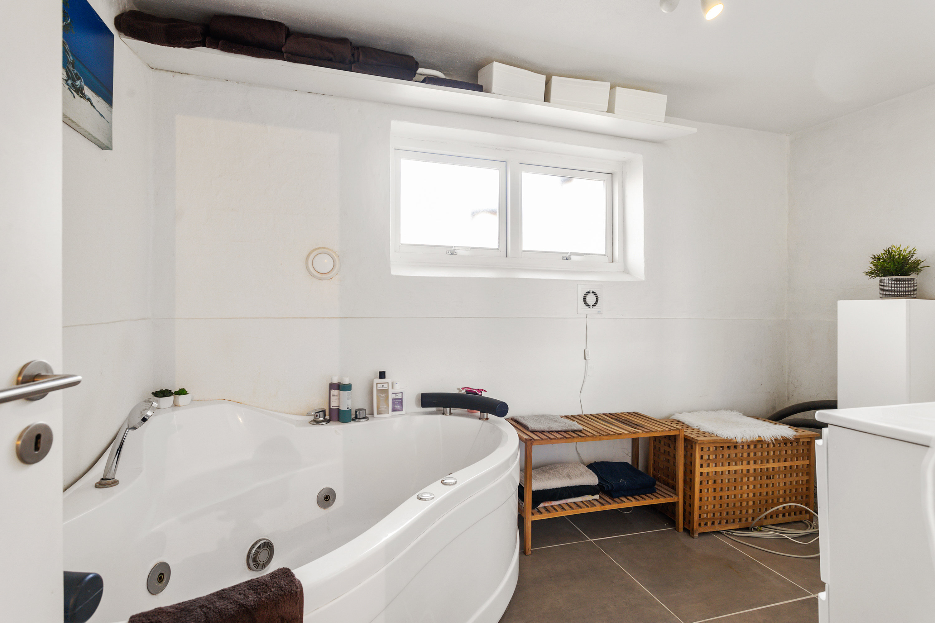 Fremhævet badeværelse billede i fuldskærmstilstand. Billede af Tværvej 7, 9900 Frederikshavn