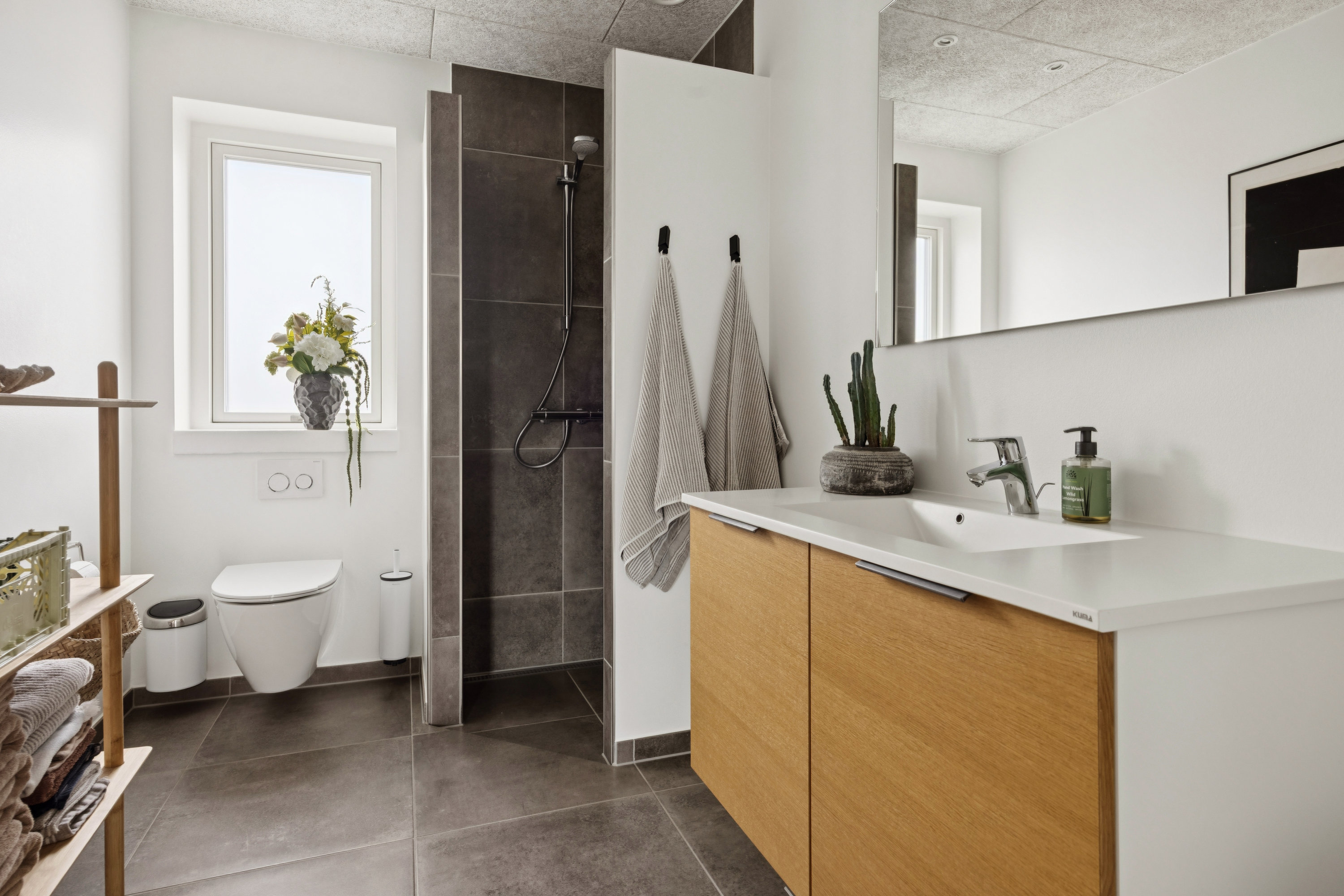 Fremhævet badeværelse billede i fuldskærmstilstand. Billede af Kornmarken 15, 9240 Nibe