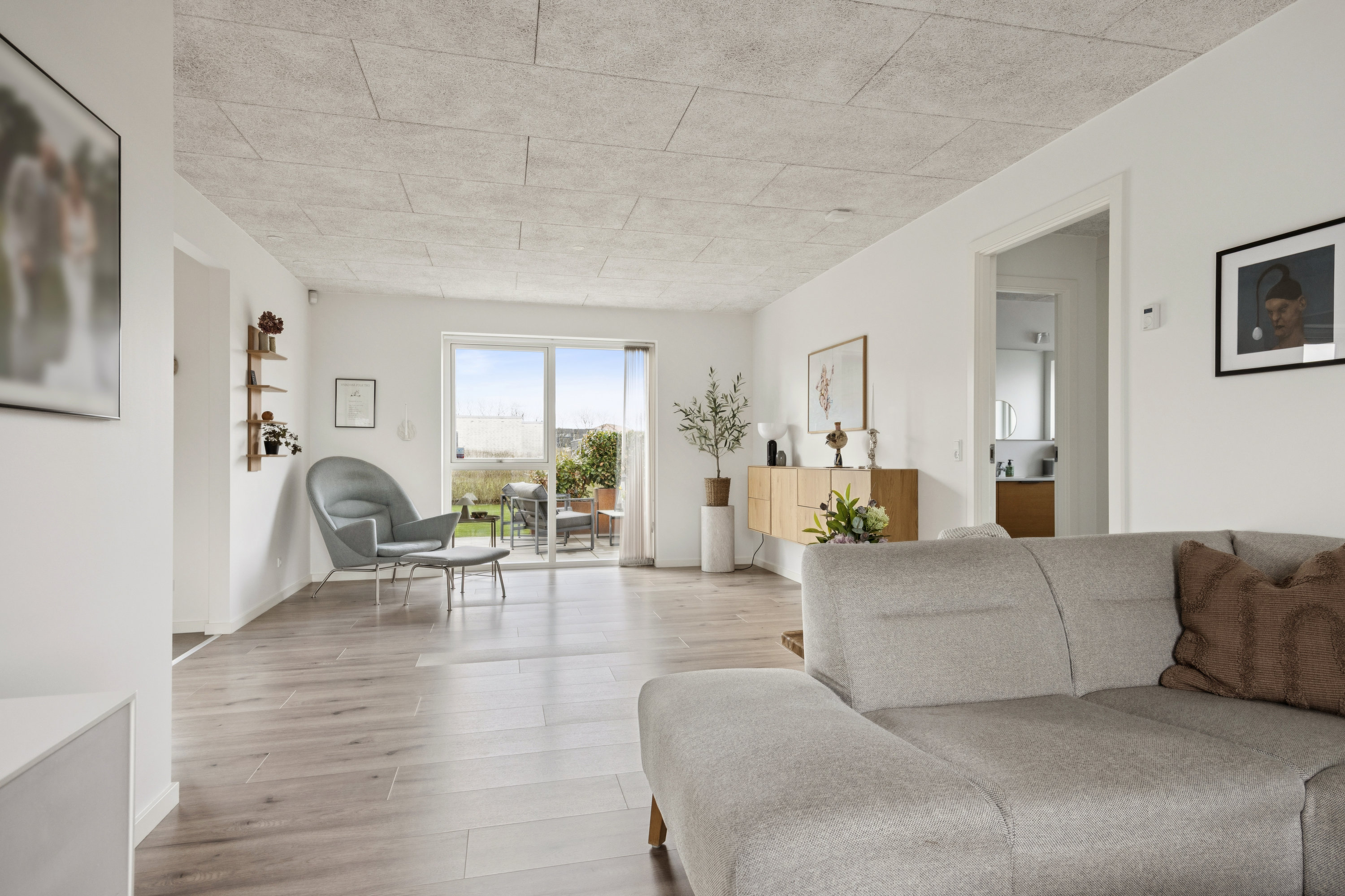 Fremhævet stue billede i fuldskærmstilstand. Billede af Kornmarken 15, 9240 Nibe