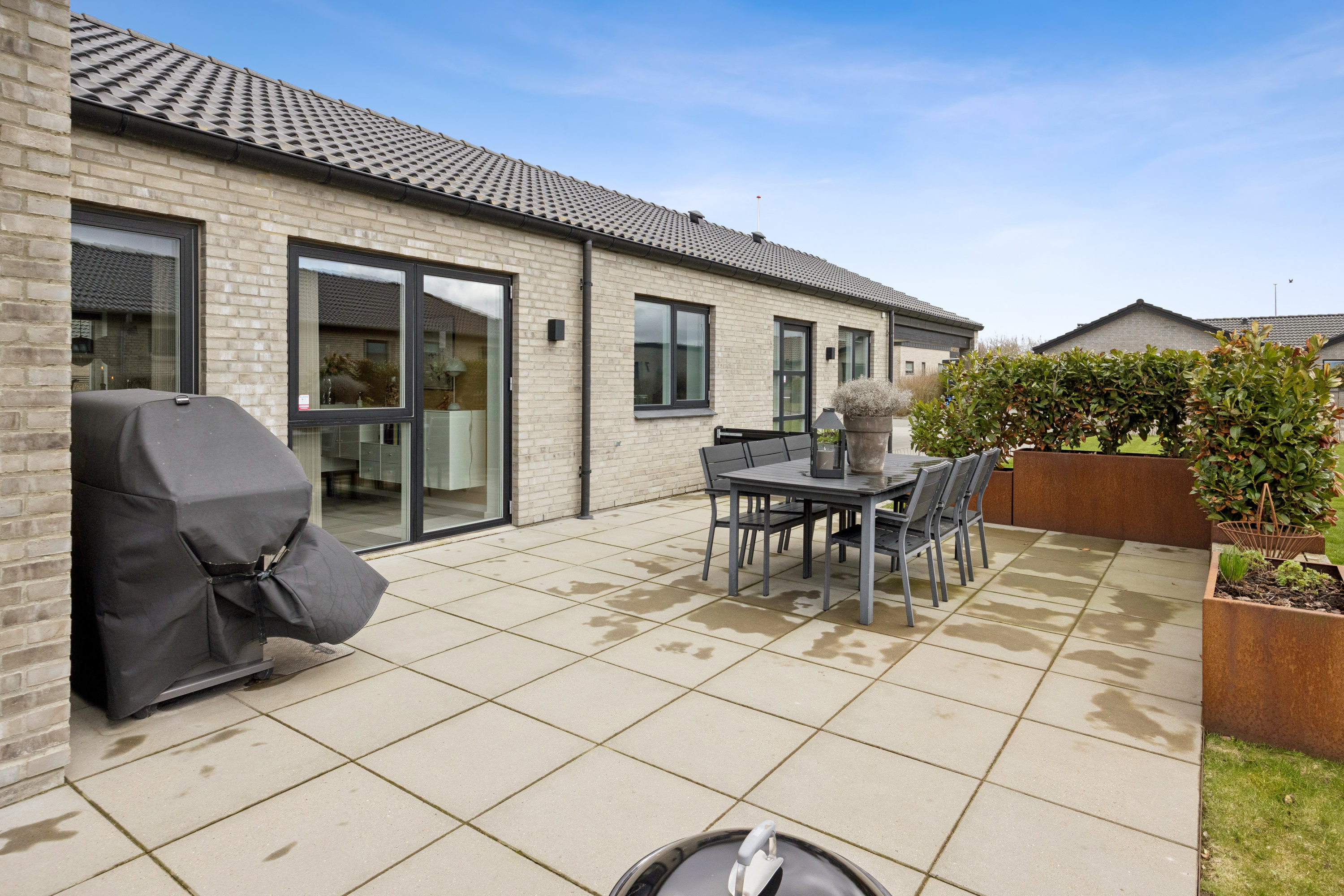 Fremhævet terrasse billede i fuldskærmstilstand. Billede af Kornmarken 15, 9240 Nibe