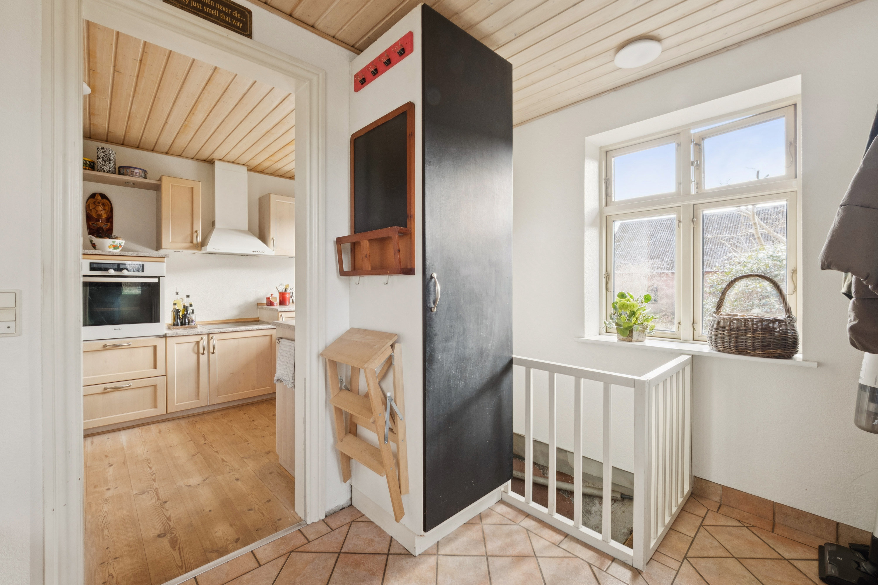 Fremhævet køkken billede i fuldskærmstilstand. Billede af Rolighedsvej 5, Vroue, 7800 Skive