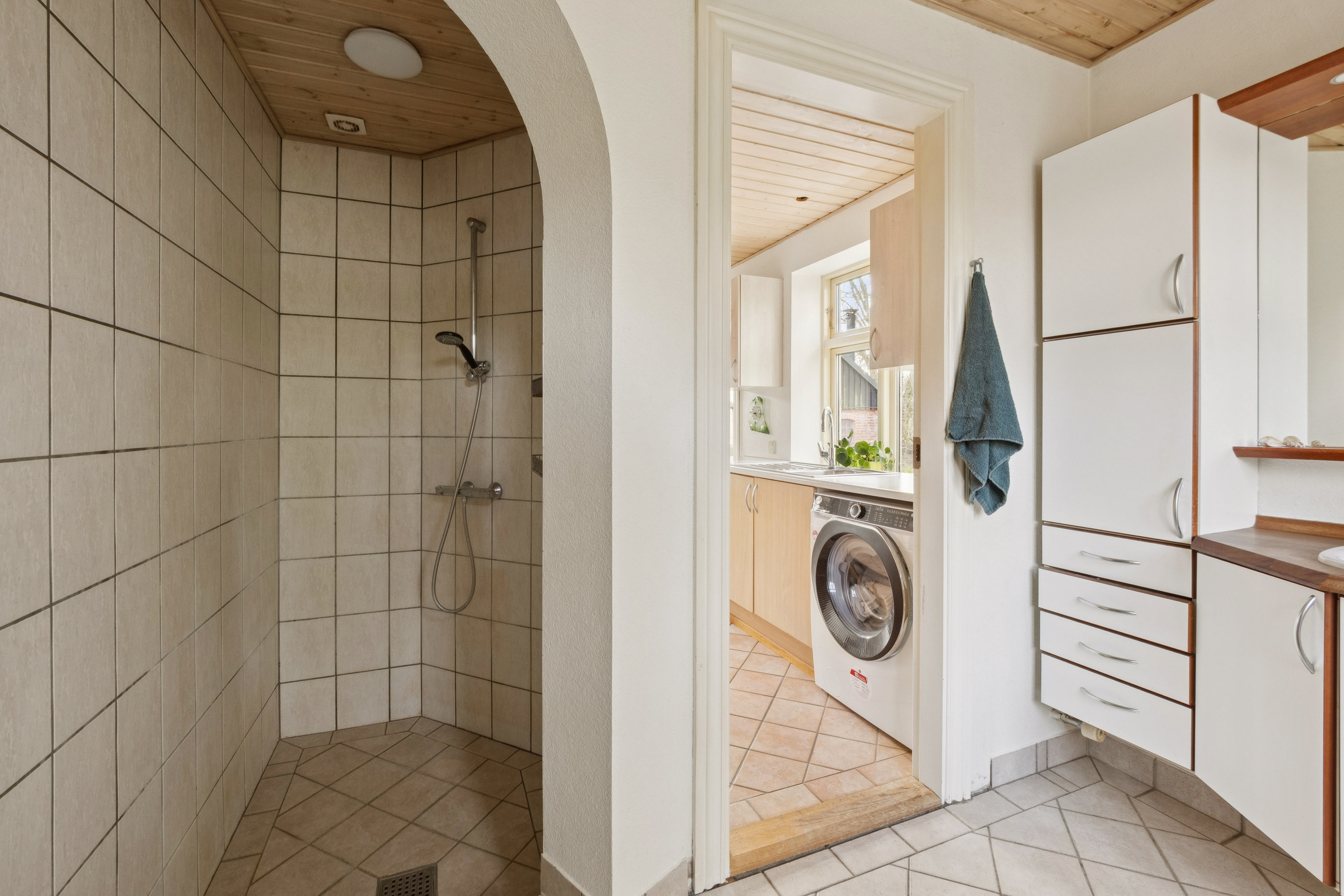 Fremhævet badeværelse billede i fuldskærmstilstand. Billede af Rolighedsvej 5, Vroue, 7800 Skive