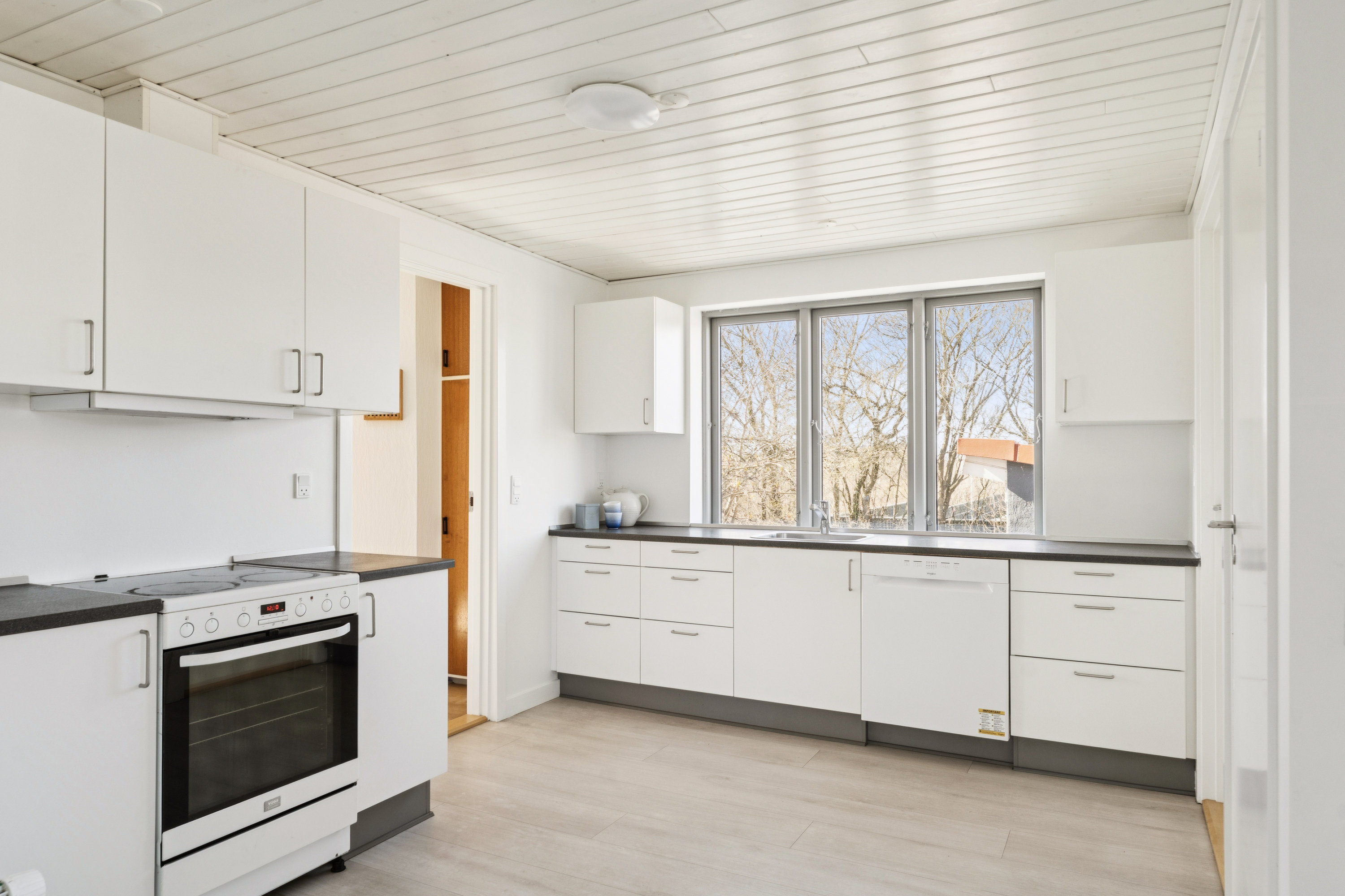 Fremhævet køkken billede i fuldskærmstilstand. Billede af Gartnerbakken 6, Hammershøj, 8830 Tjele