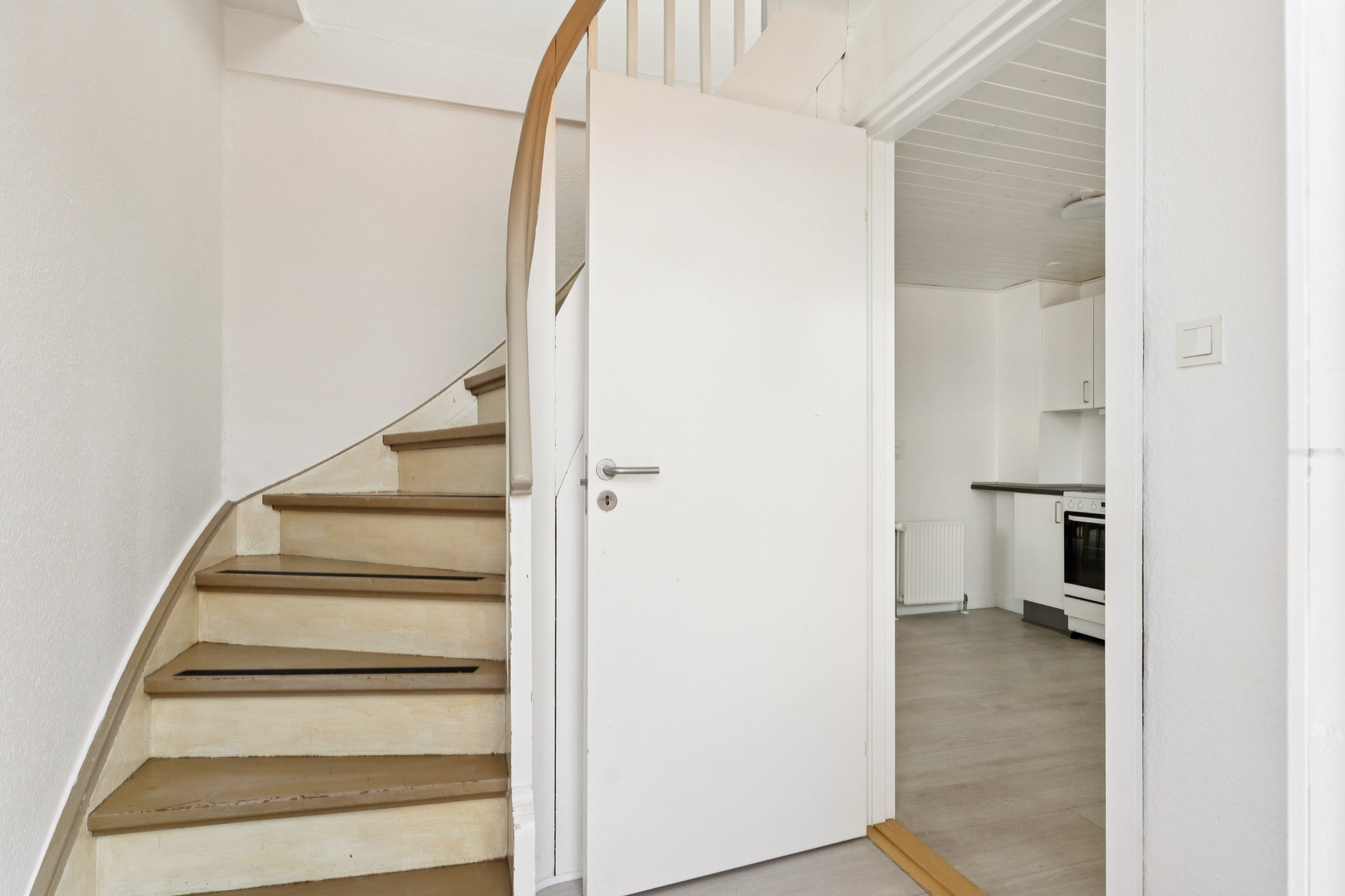 Fremhævet trappe billede i fuldskærmstilstand. Billede af Gartnerbakken 6, Hammershøj, 8830 Tjele
