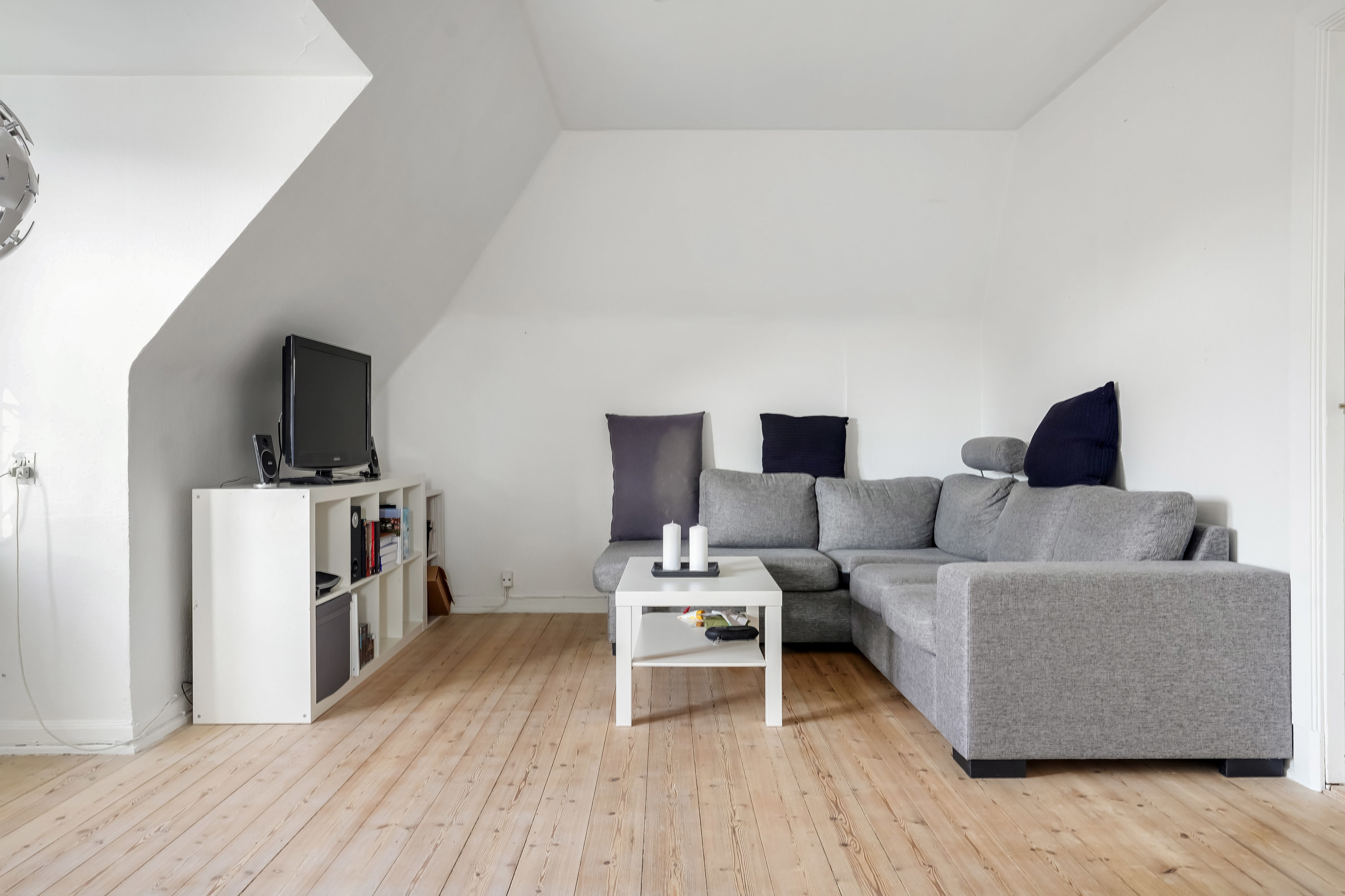 Fremhævet stue billede i fuldskærmstilstand. Billede af Engvej 45, 2., 5230 Odense M