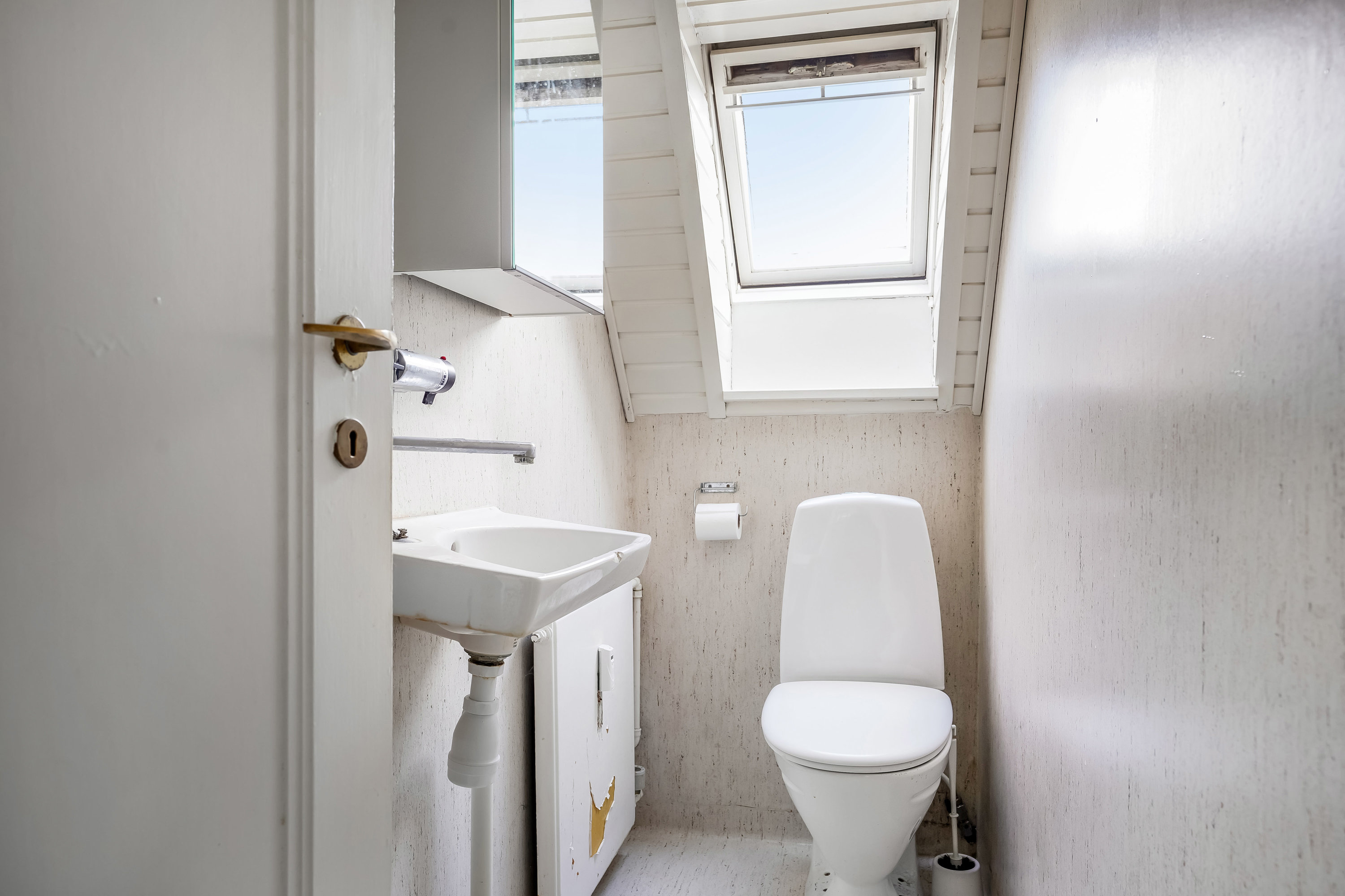 Fremhævet toilet billede i fuldskærmstilstand. Billede af Engvej 45, 2., 5230 Odense M