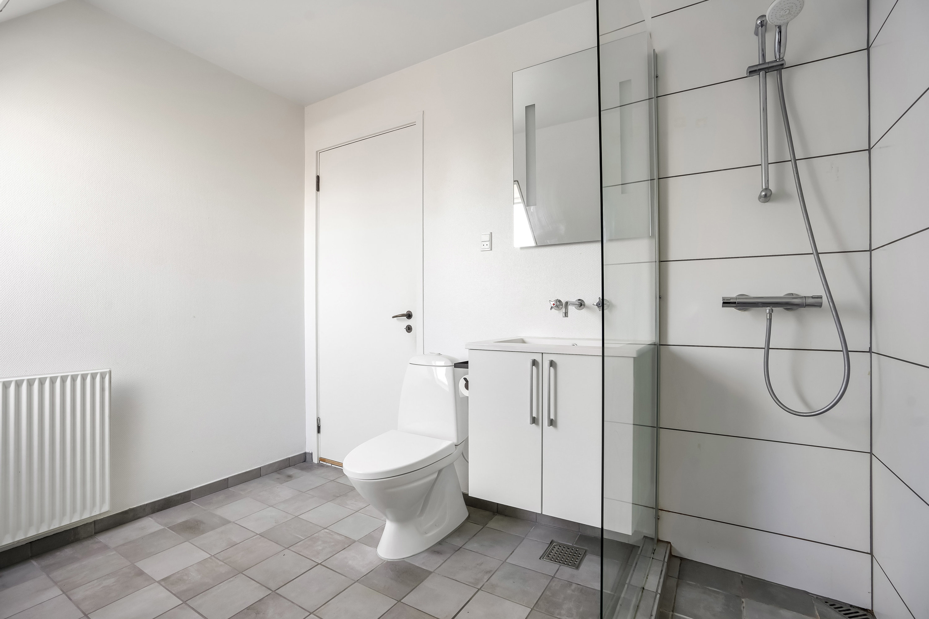 Fremhævet badeværelse billede i fuldskærmstilstand. Billede af Neder-Holluf-Vej 30G, Neder Holluf, 5220 Odense SØ