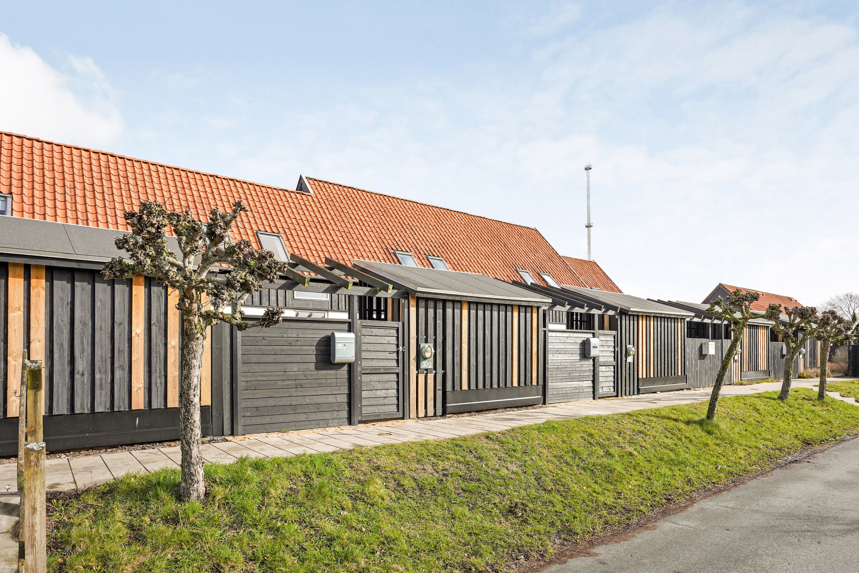 Fremhævet ejendommen billede i fuldskærmstilstand. Billede af Neder-Holluf-Vej 30G, Neder Holluf, 5220 Odense SØ